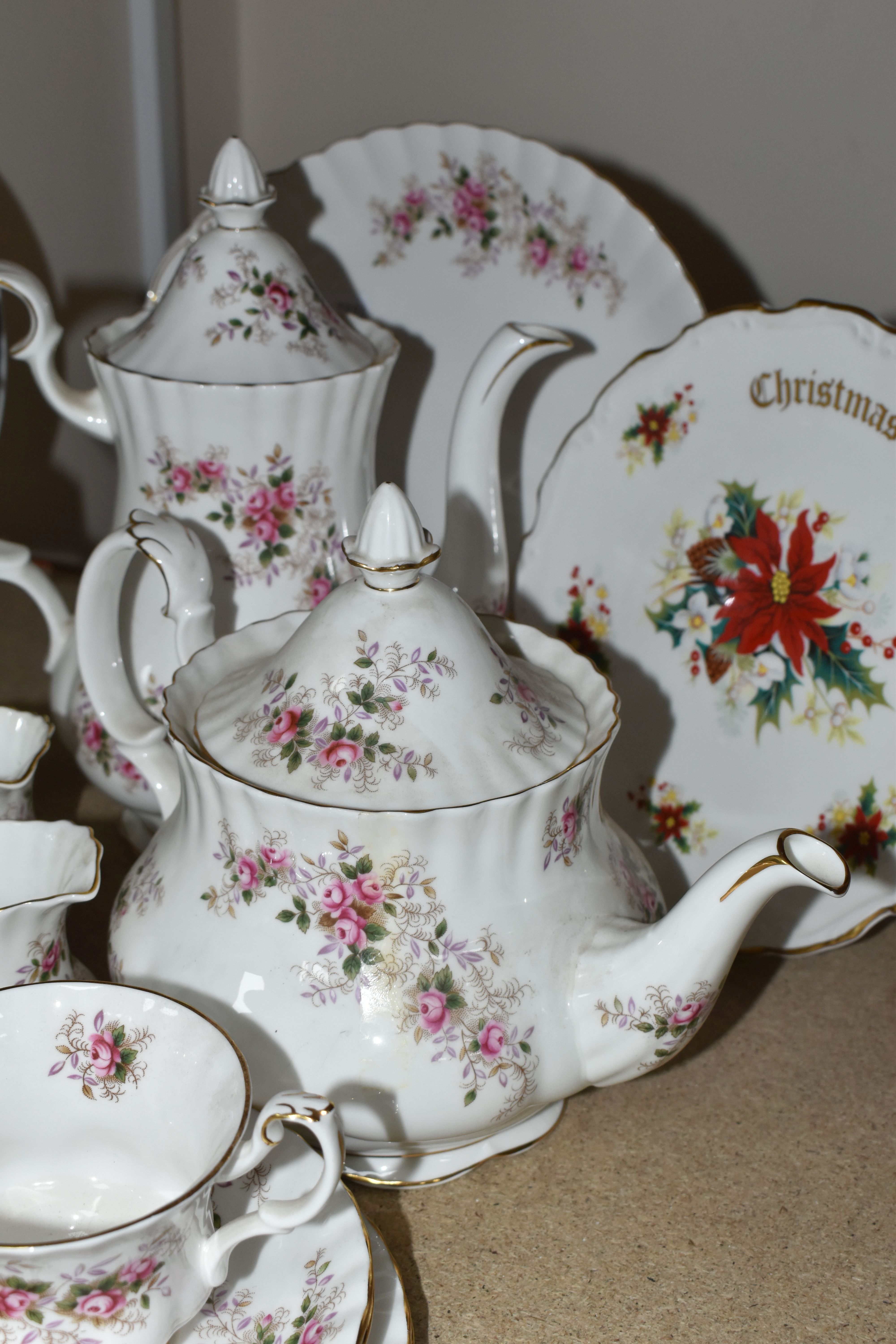 A ROYAL ALBERT 'LAVENDER ROSE' PATTERN TEA SET, comprising a coffee pot, teapot, cake plate, two - Image 5 of 6