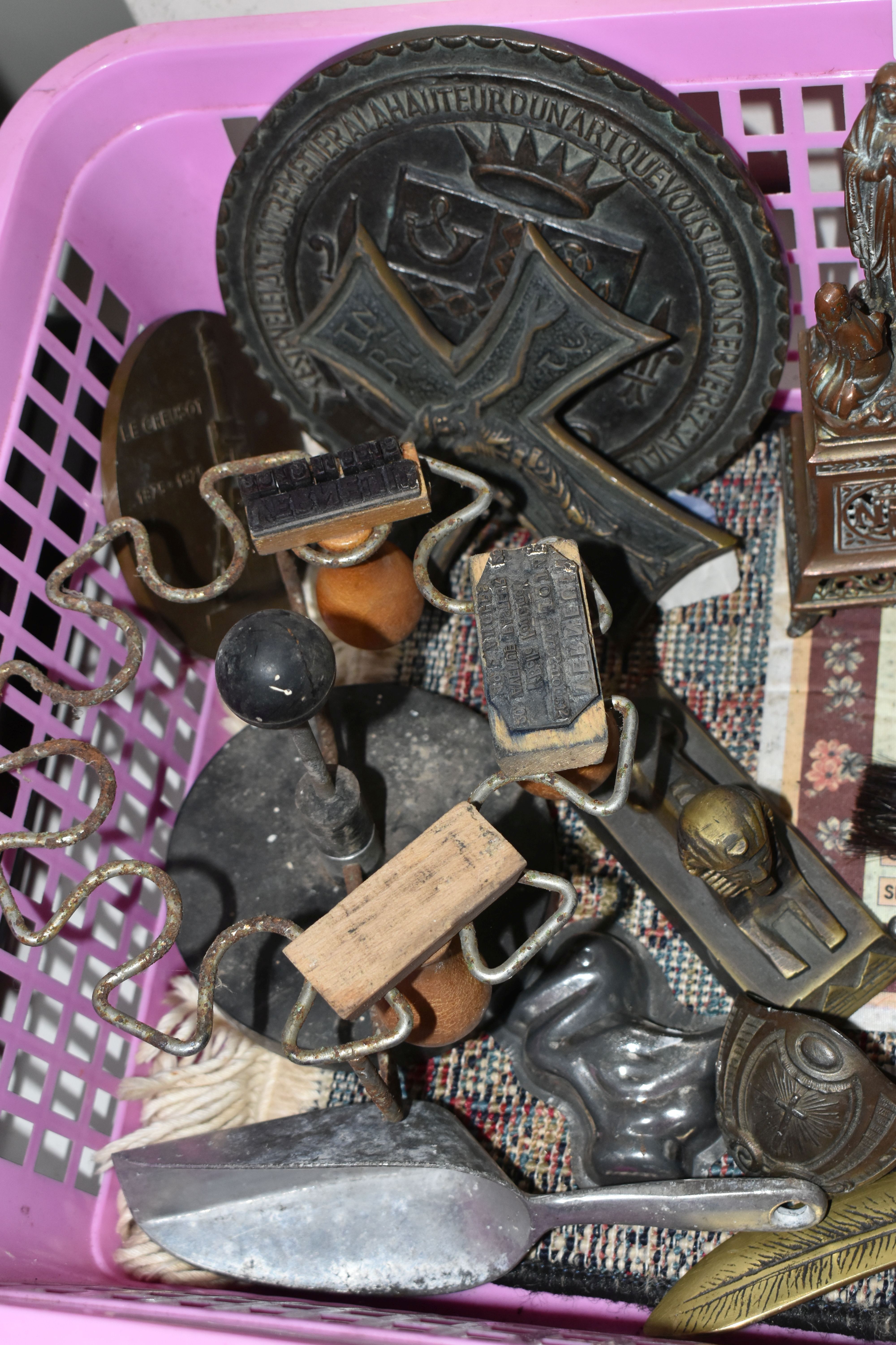 A BOX OF ASSORTED METAL WARE AND SUNDRY ITEMS, to include a bronze crucifix signed 'M. Le - Image 2 of 4