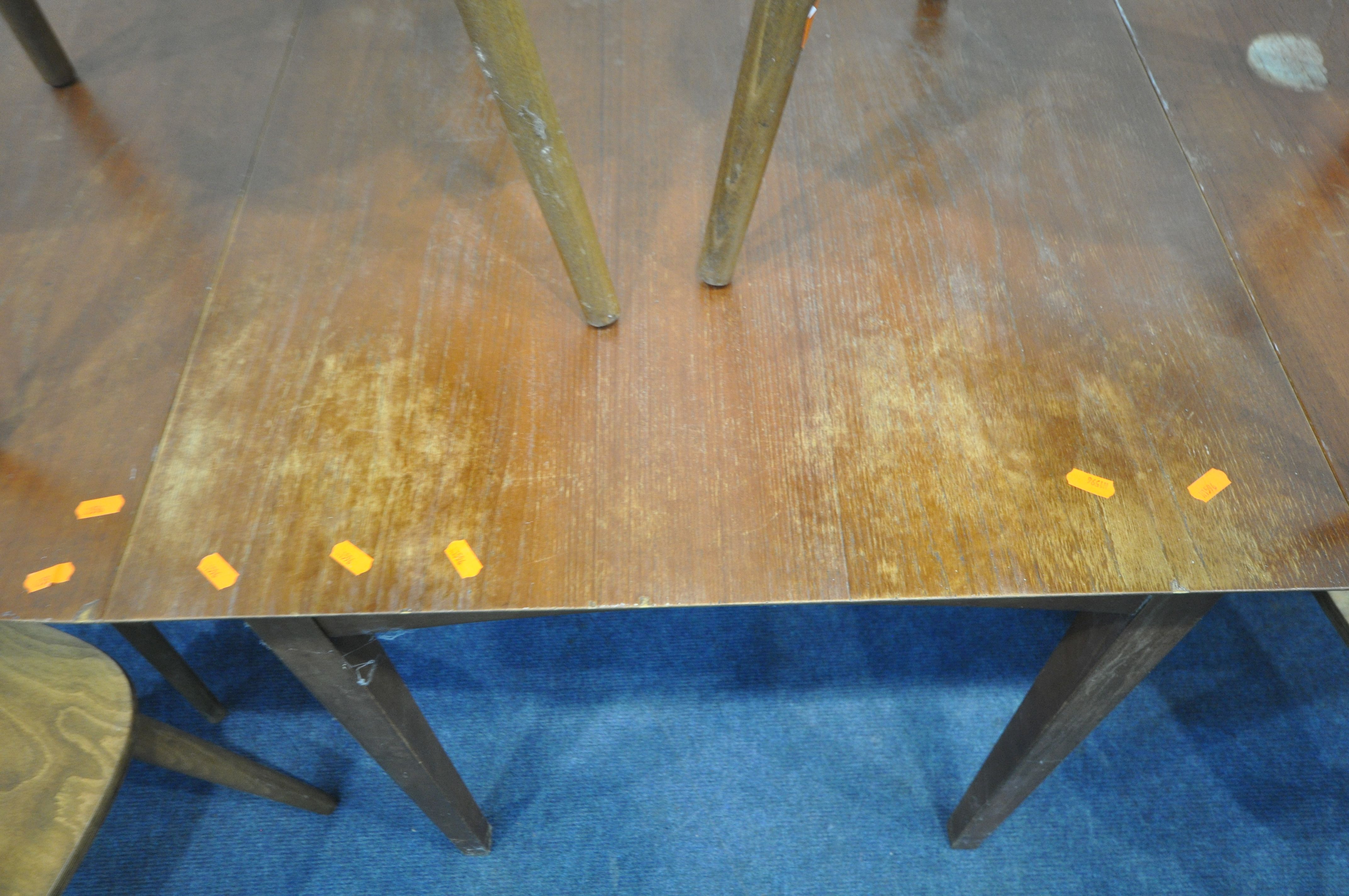 A MID CENTURY TEAK DROP LEAF DINING TABLE, open width 139cm x closed width 72cm x depth 76cm x - Image 3 of 6