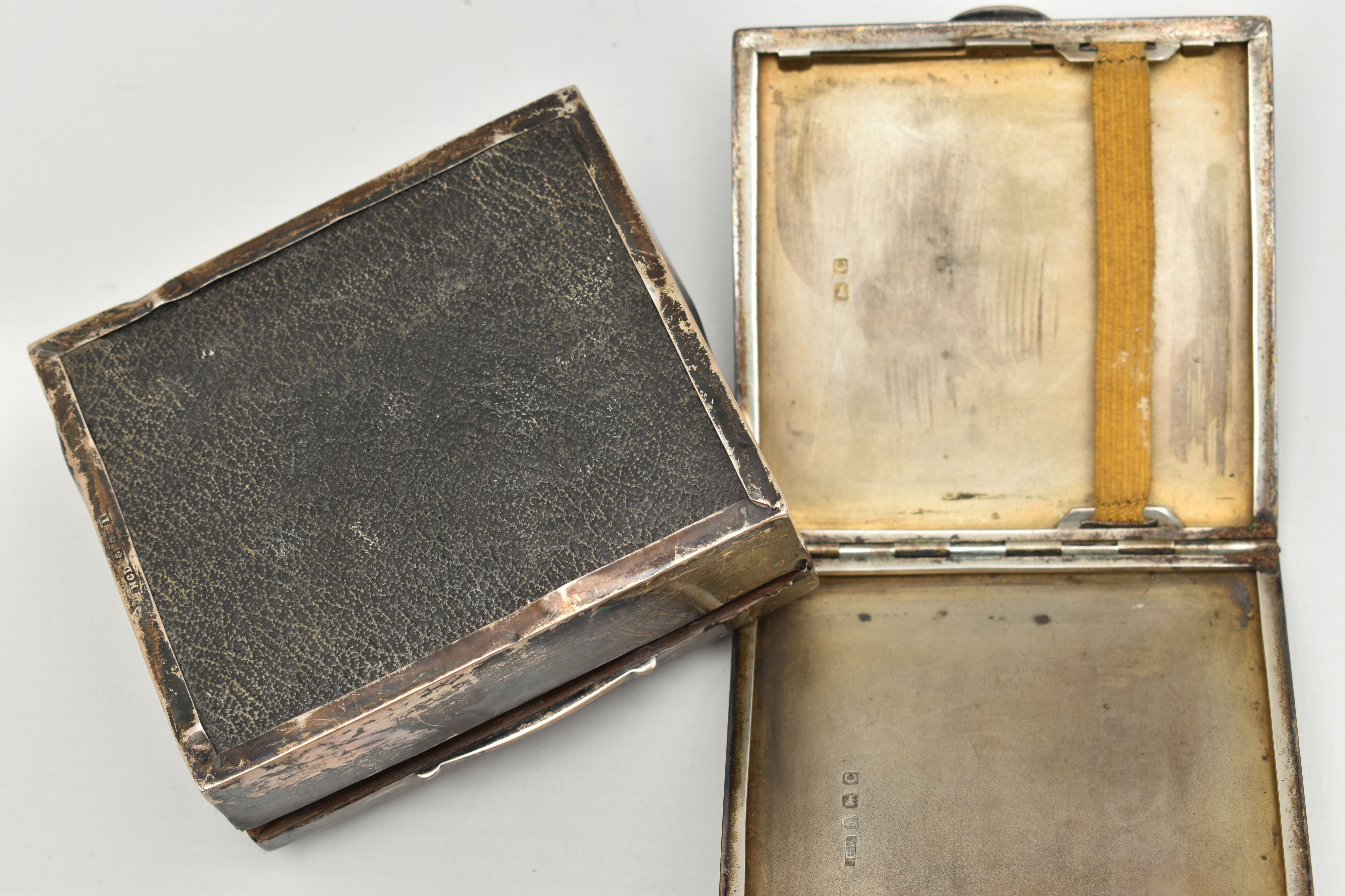 A SILVER CIGARETTE CASE AND BOX, the square form cigarette case with engine turned pattern and - Image 4 of 4