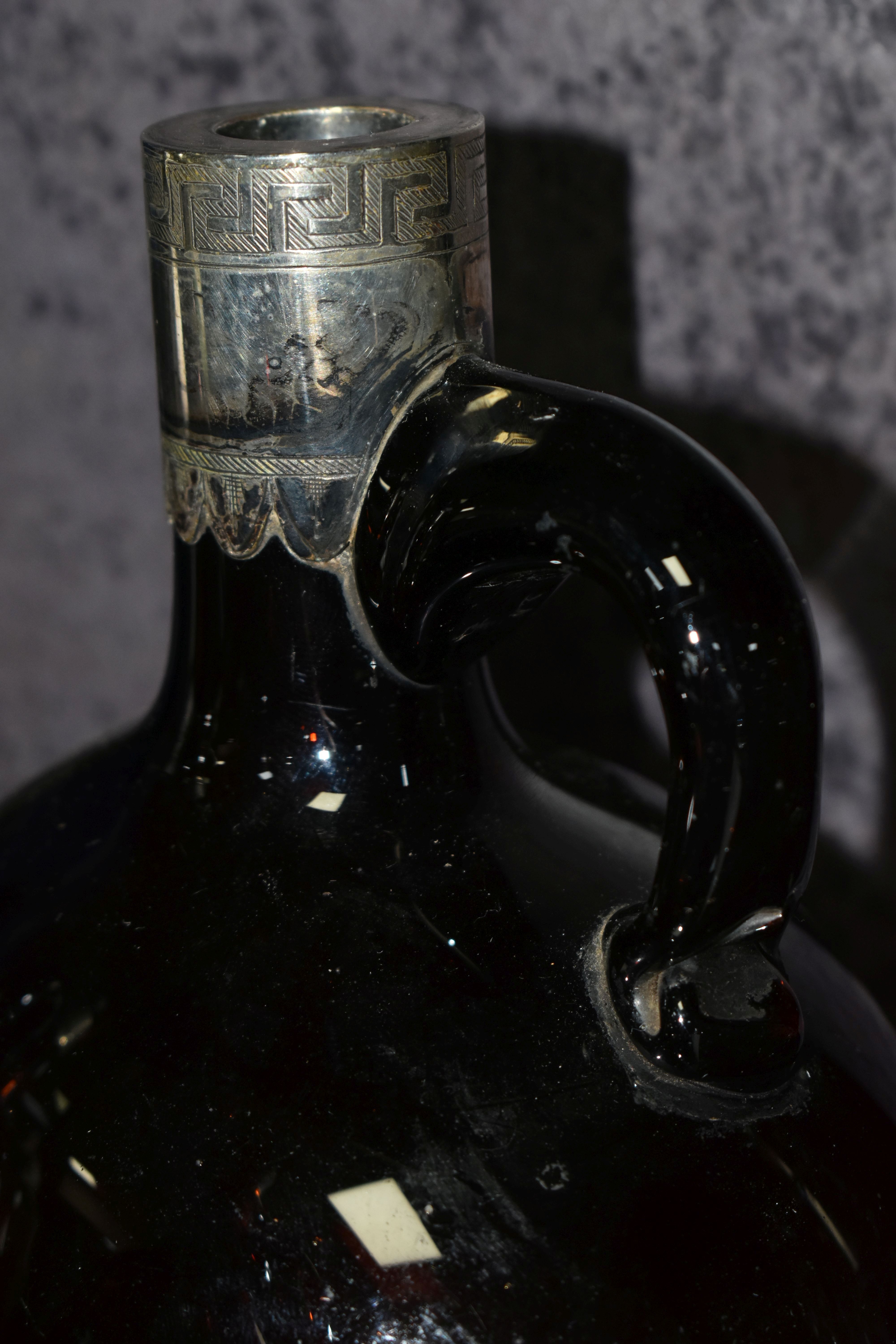 AN 18TH CENTURY MALLET SHAPED AMBER COLOURED BOTTLE, approximate height 21cm, together with three - Image 9 of 9