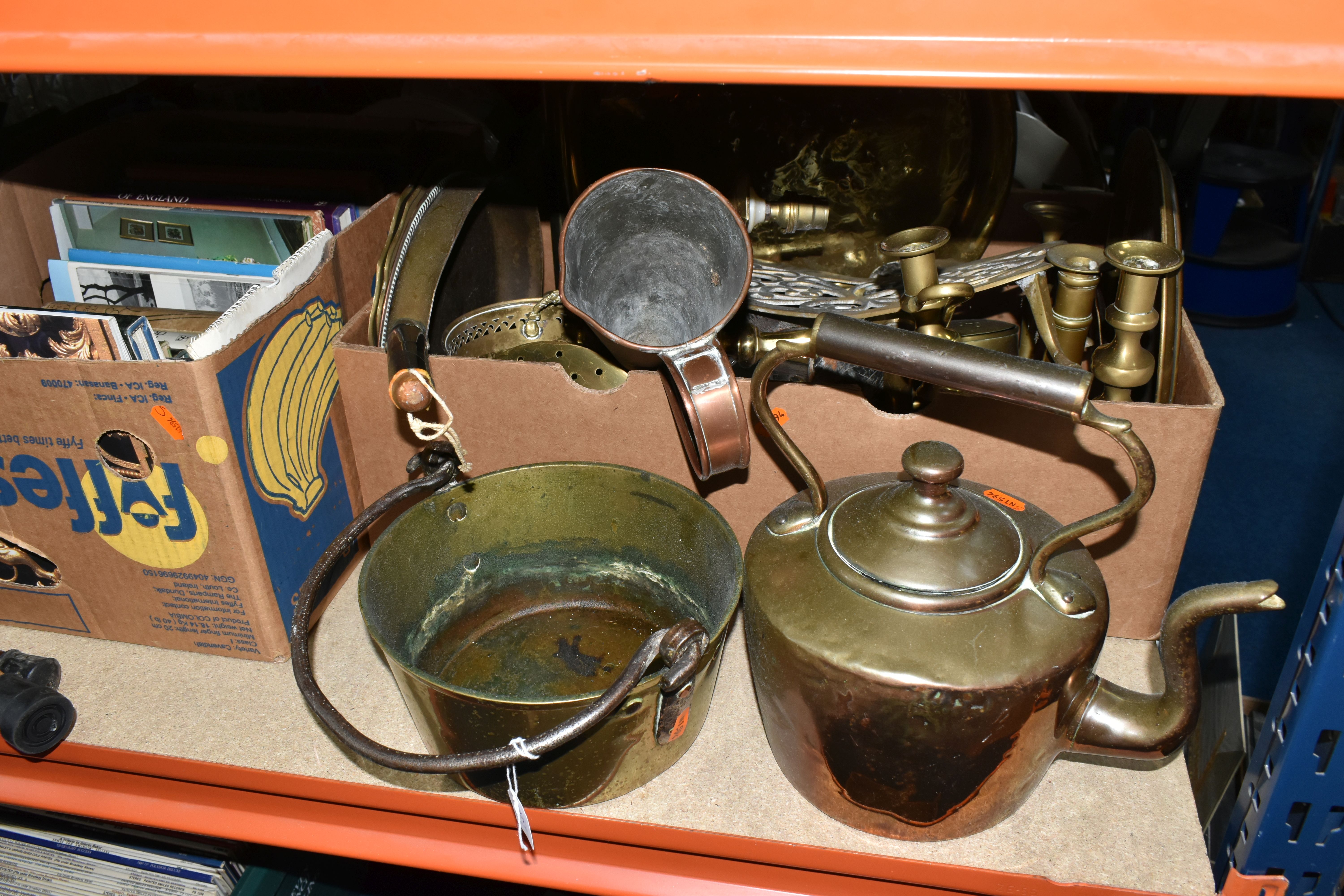 THREE BOXES OF METALWARE AND SUNDRIES, to include a copper kettle, brass jam pan, copper funnel, - Image 4 of 7