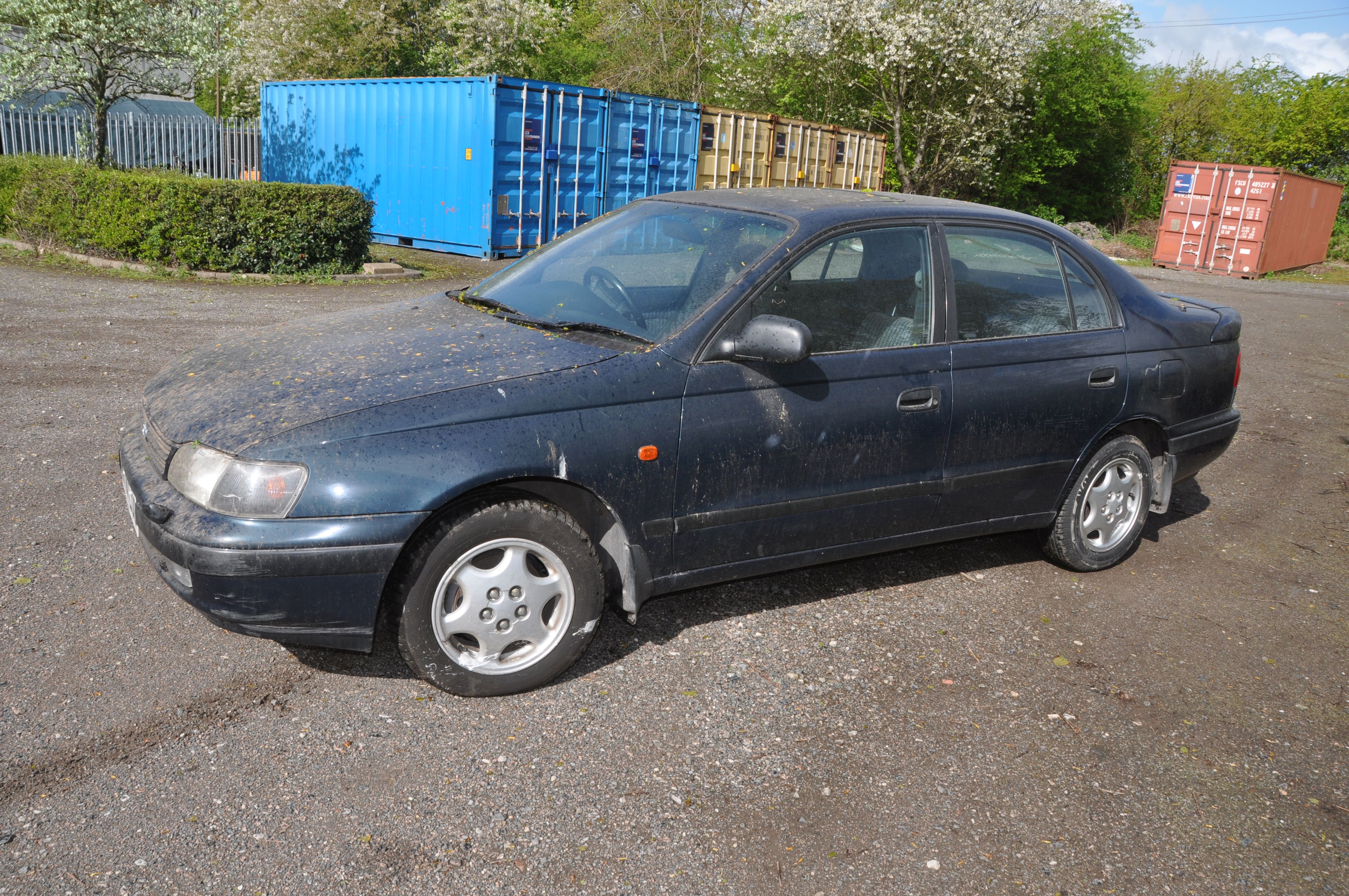 A 1994 TOYOTA CARINA E EXECUTIVE A FOUR DOOR SALOON CAR in blue, first registered 30/9/1994 under - Image 2 of 13