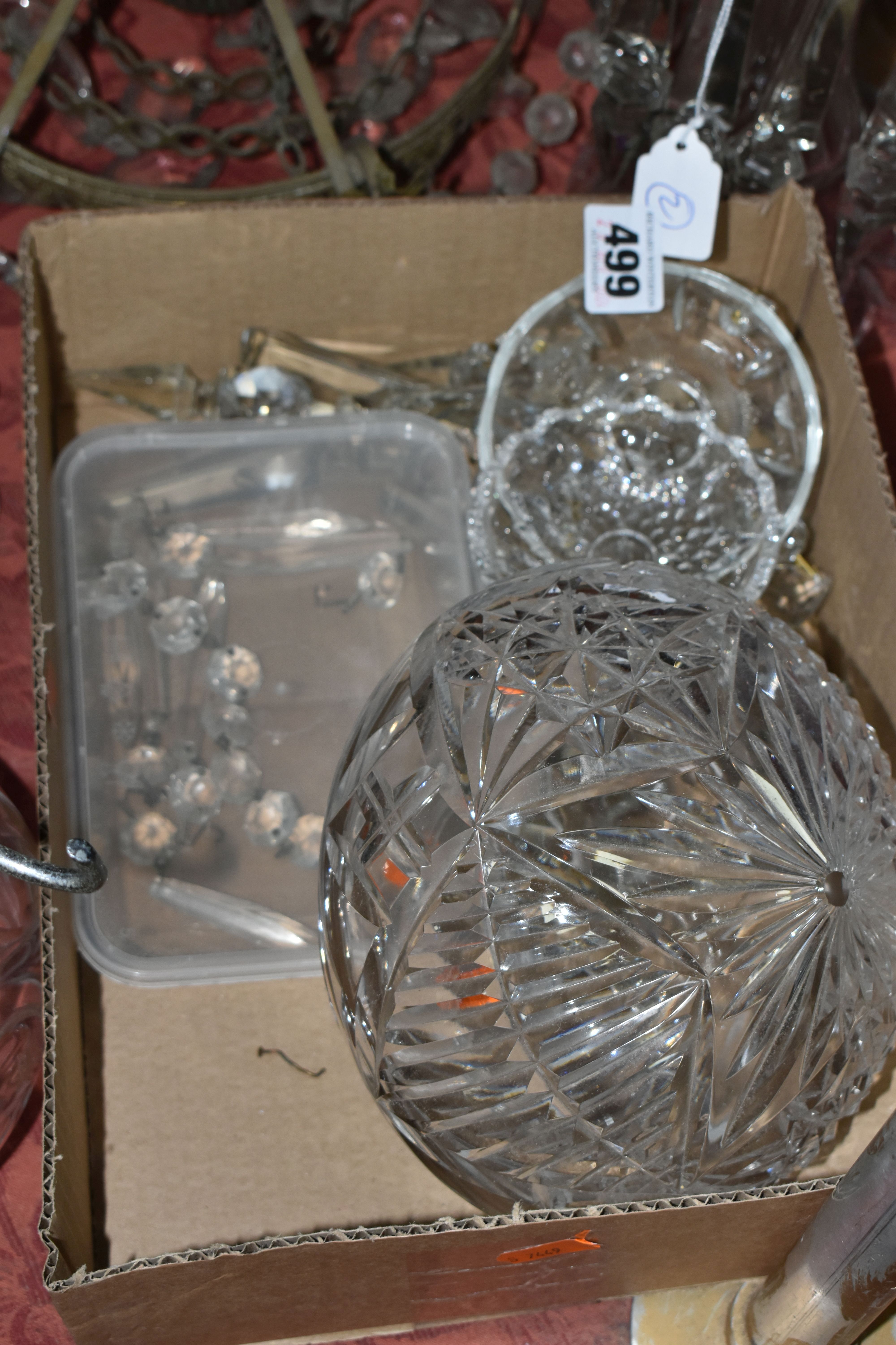 ANTIQUE / VINTAGE GLASS LIGHTING ETC, to include a clear glass lustre with a small chip to the - Image 3 of 7