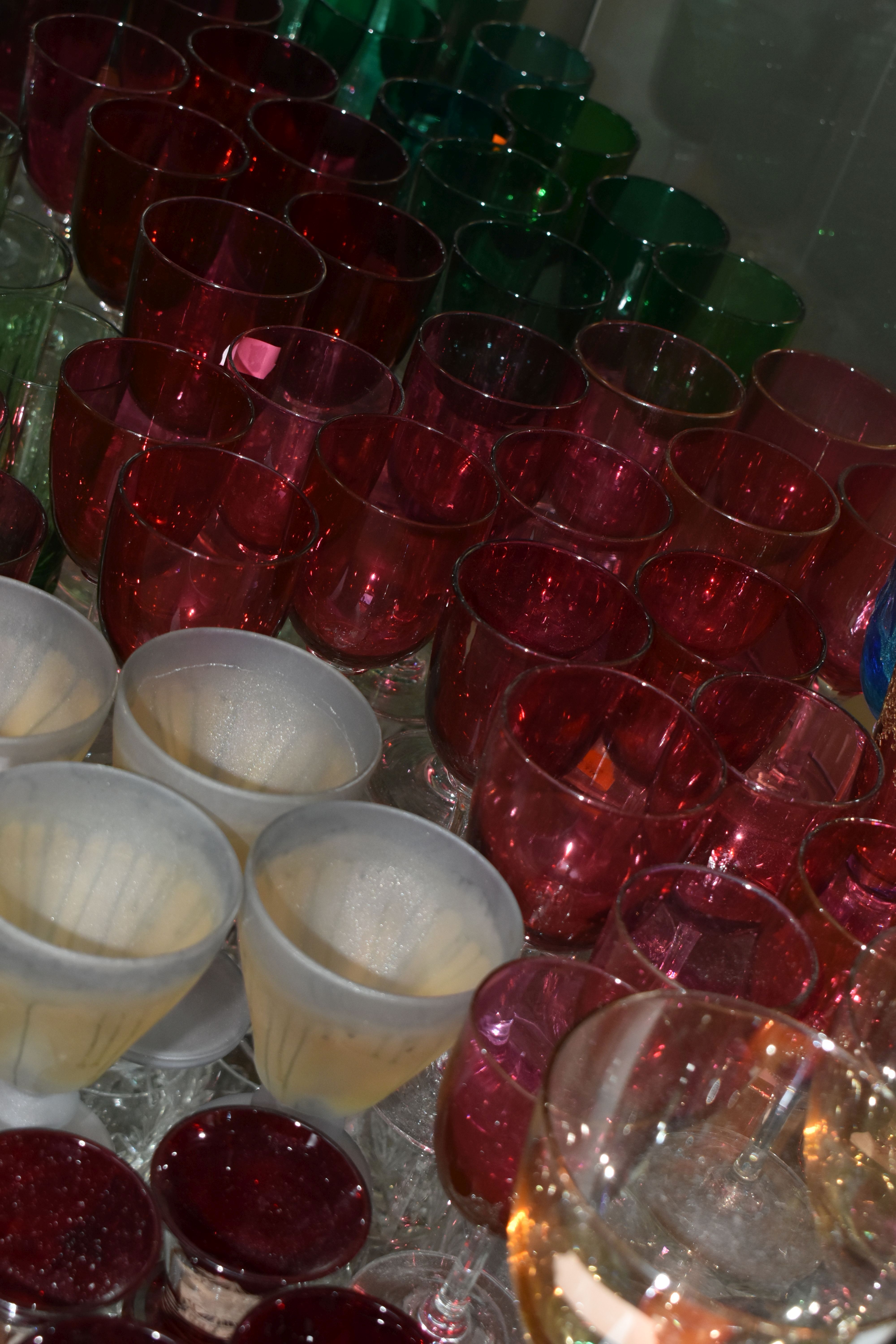 A COLLECTION OF COLOURED DRINKING GLASSES, to include a single ruby etched glass with rough pontil - Image 9 of 9