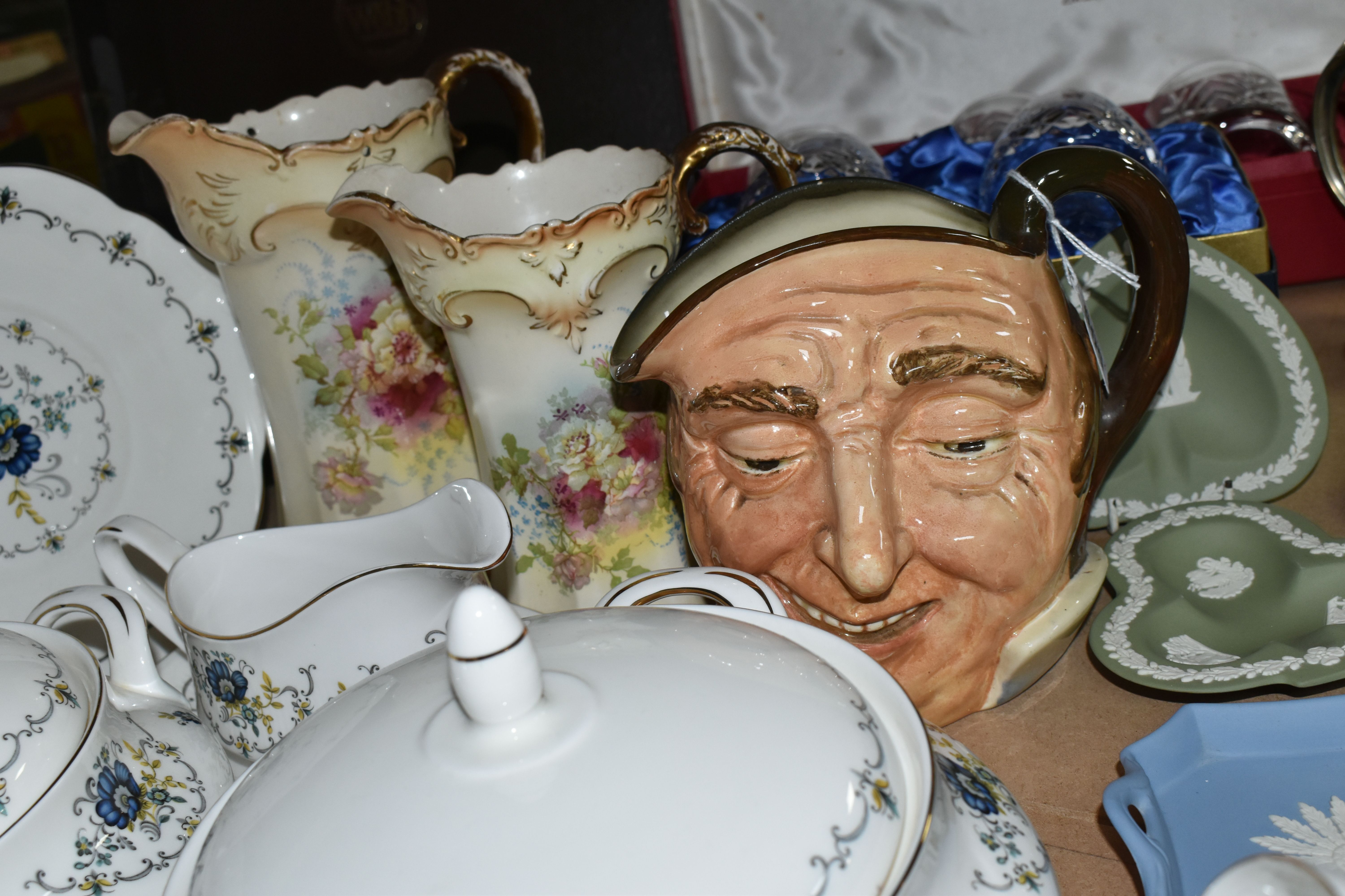 A GROUP OF GLASSWARE AND CERAMICS, comprising a Royal Doulton 'Farmer John' character jug, two - Image 5 of 8