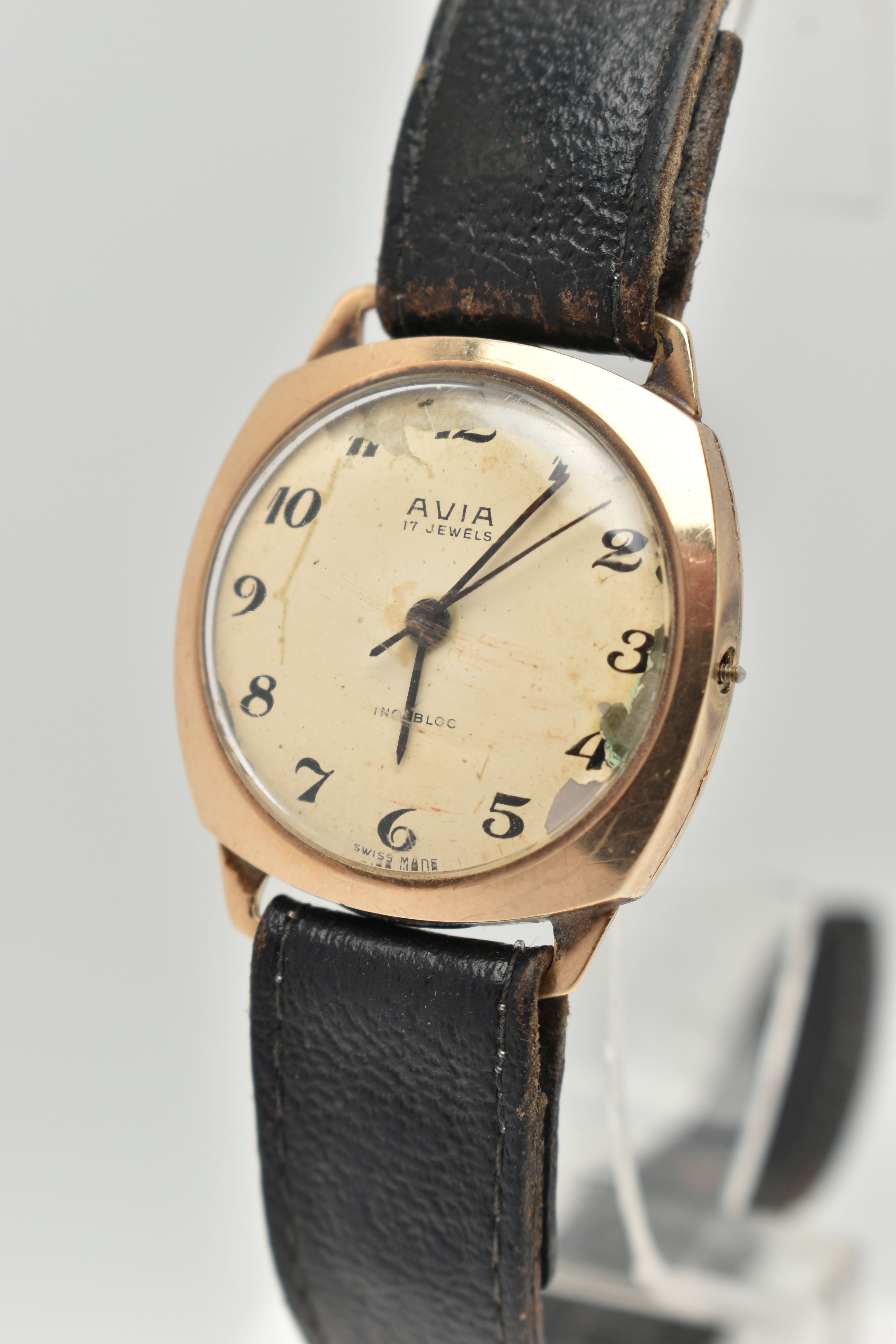 A GENTS 9CT GOLD 'AVIA' WRISTWATCH, manual wind (missing crown), round cream dial signed 'Avia 17 - Image 2 of 6