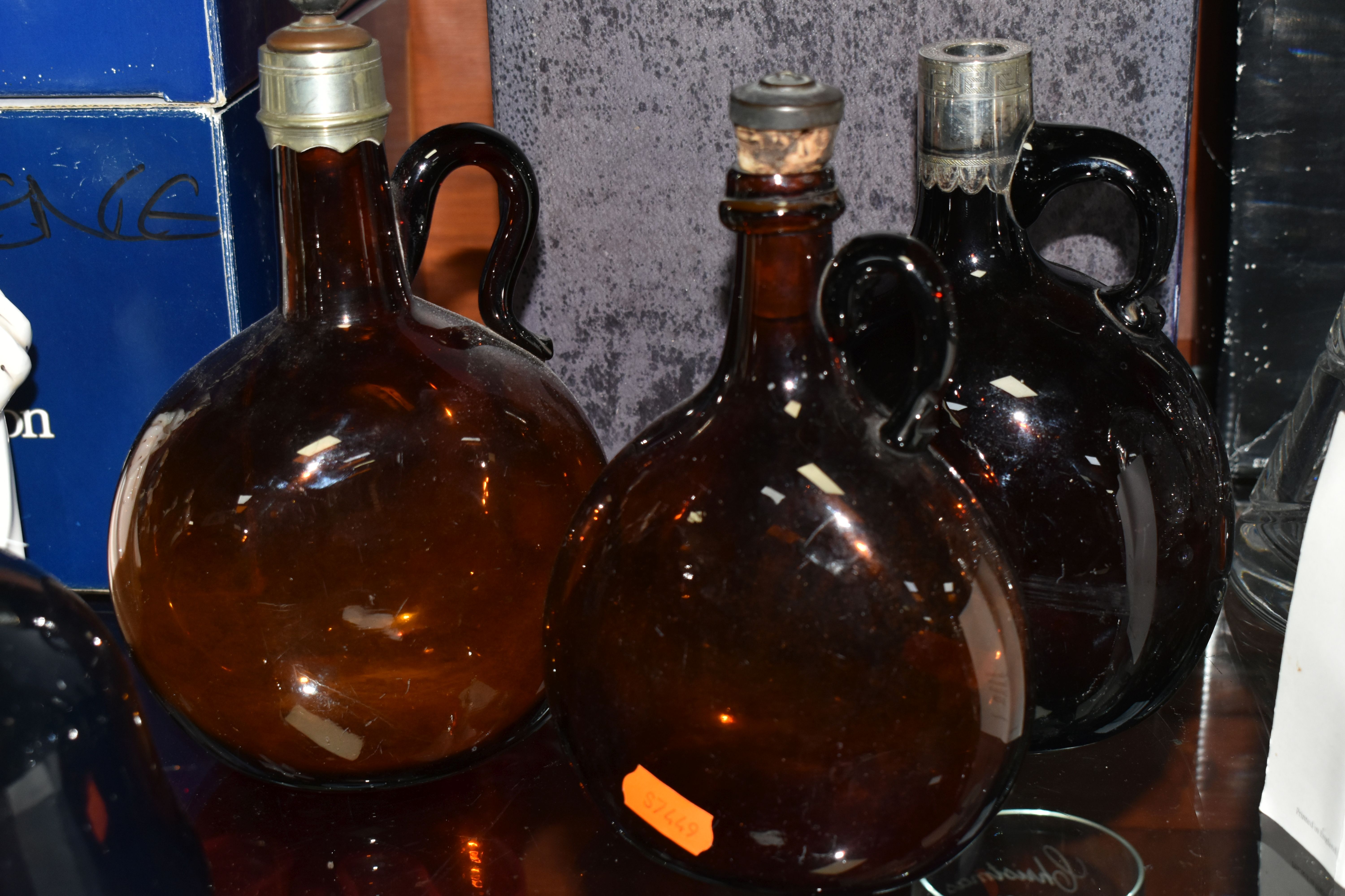 AN 18TH CENTURY MALLET SHAPED AMBER COLOURED BOTTLE, approximate height 21cm, together with three - Image 5 of 9