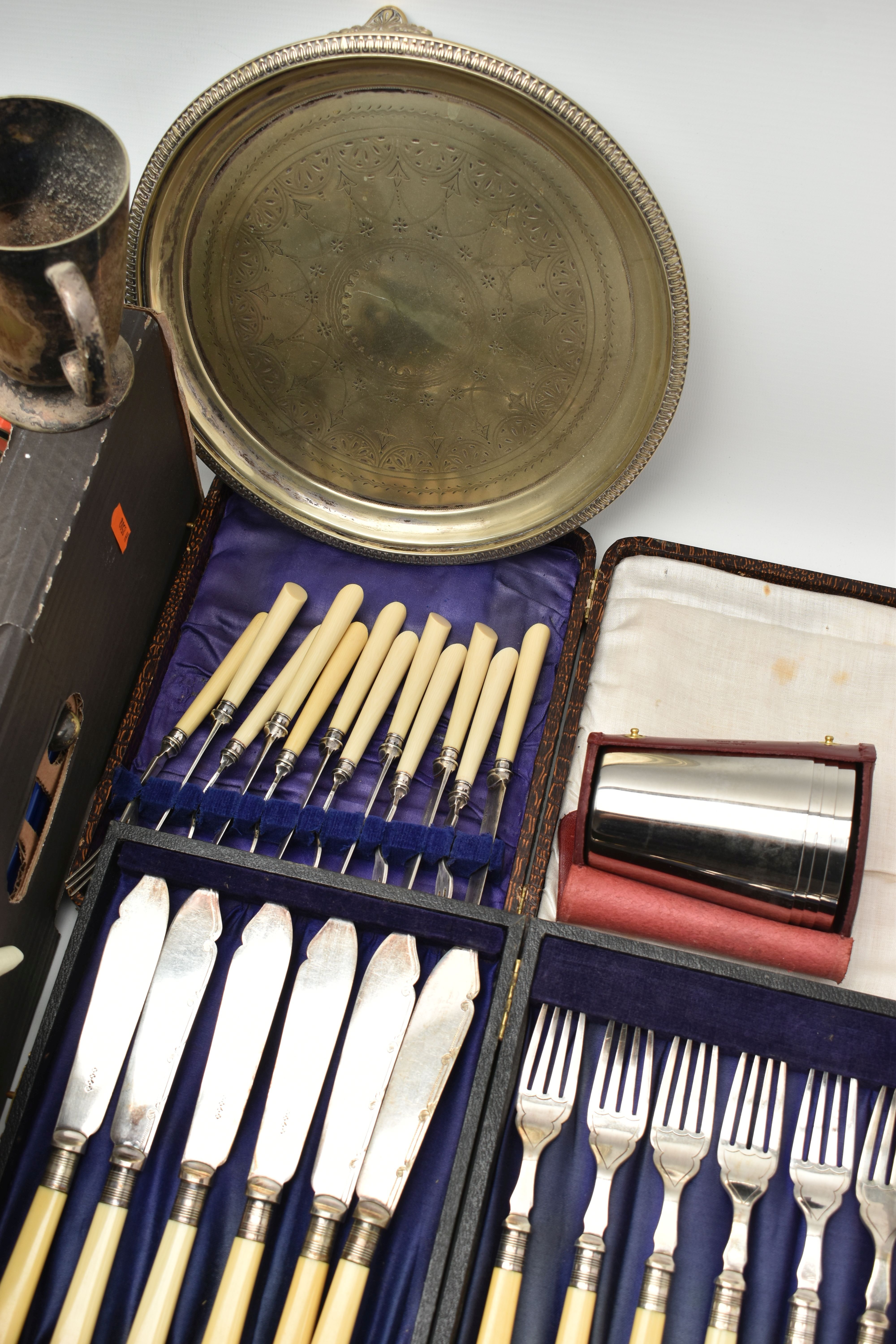 A LARGE BOX OF ASSORTED WHITE METAL, to include tankards, a selection of cased cutlery sets, two - Image 4 of 7