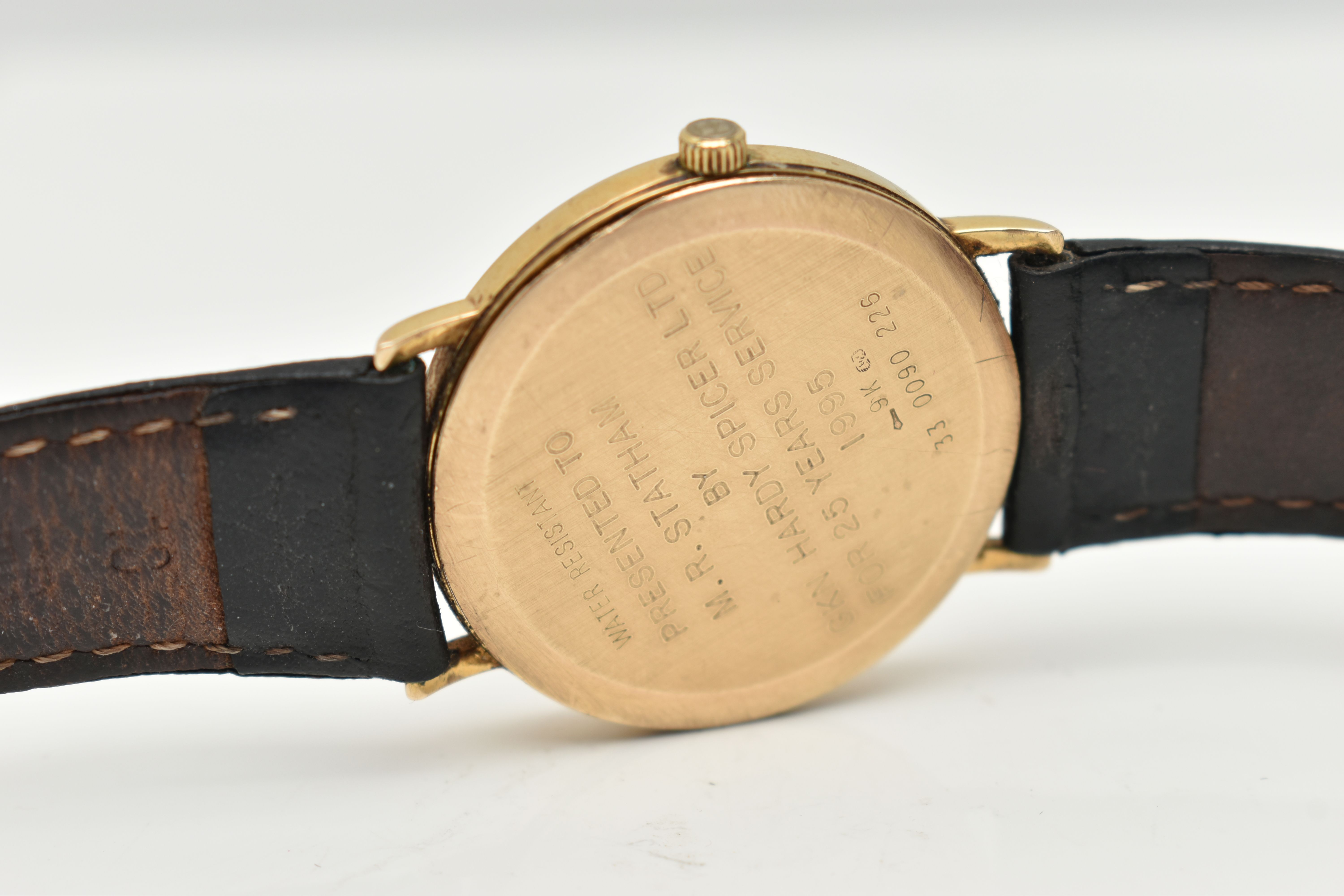 A 9CT GOLD 'ZENITH' WRISTWATCH, quartz movement, round dial signed 'Zenith', baton markers, date - Image 5 of 6