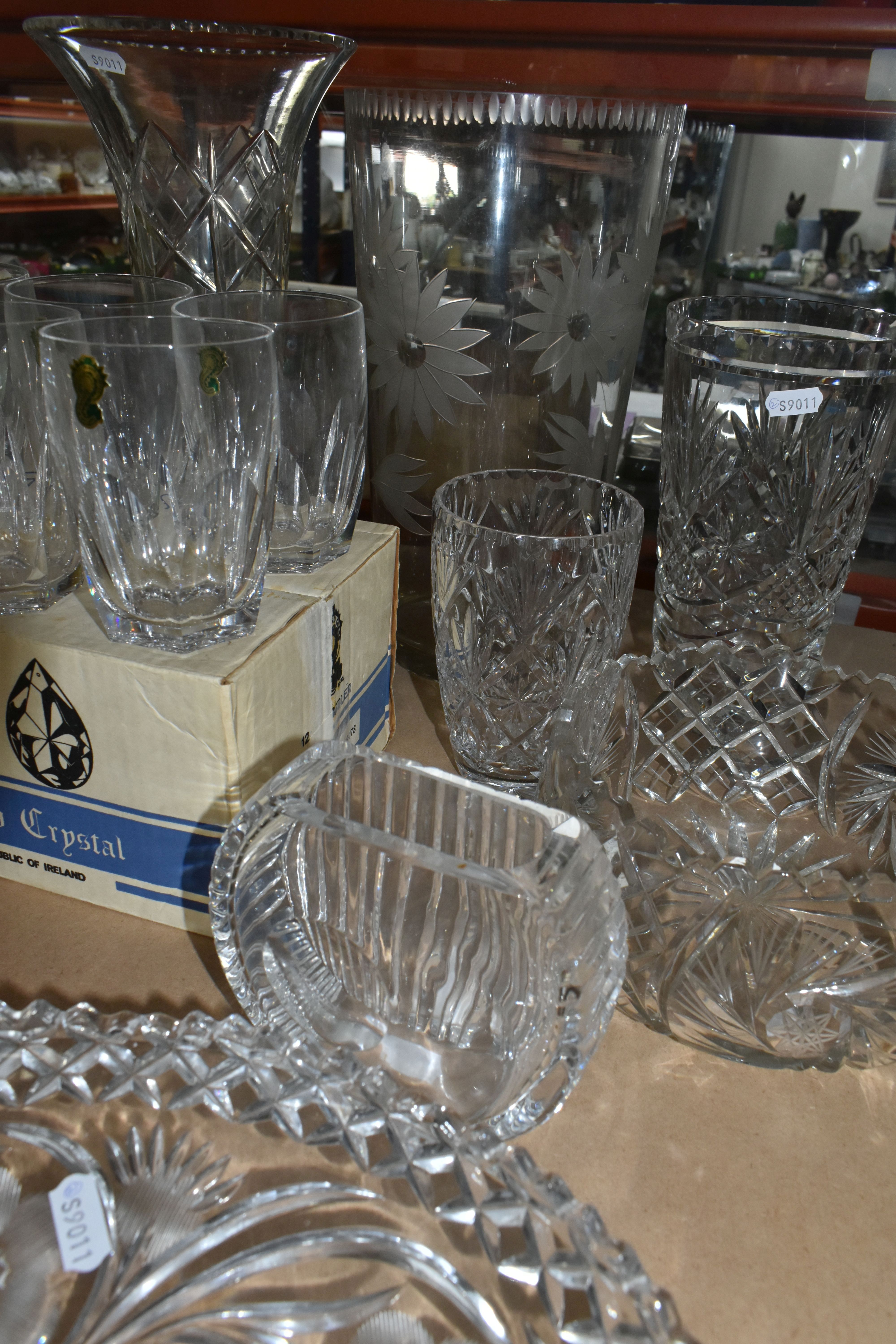A GROUP OF CUT CRYSTAL AND OTHER GLASS WARE, to include a boxed set of six Waterford Crystal - Image 4 of 6