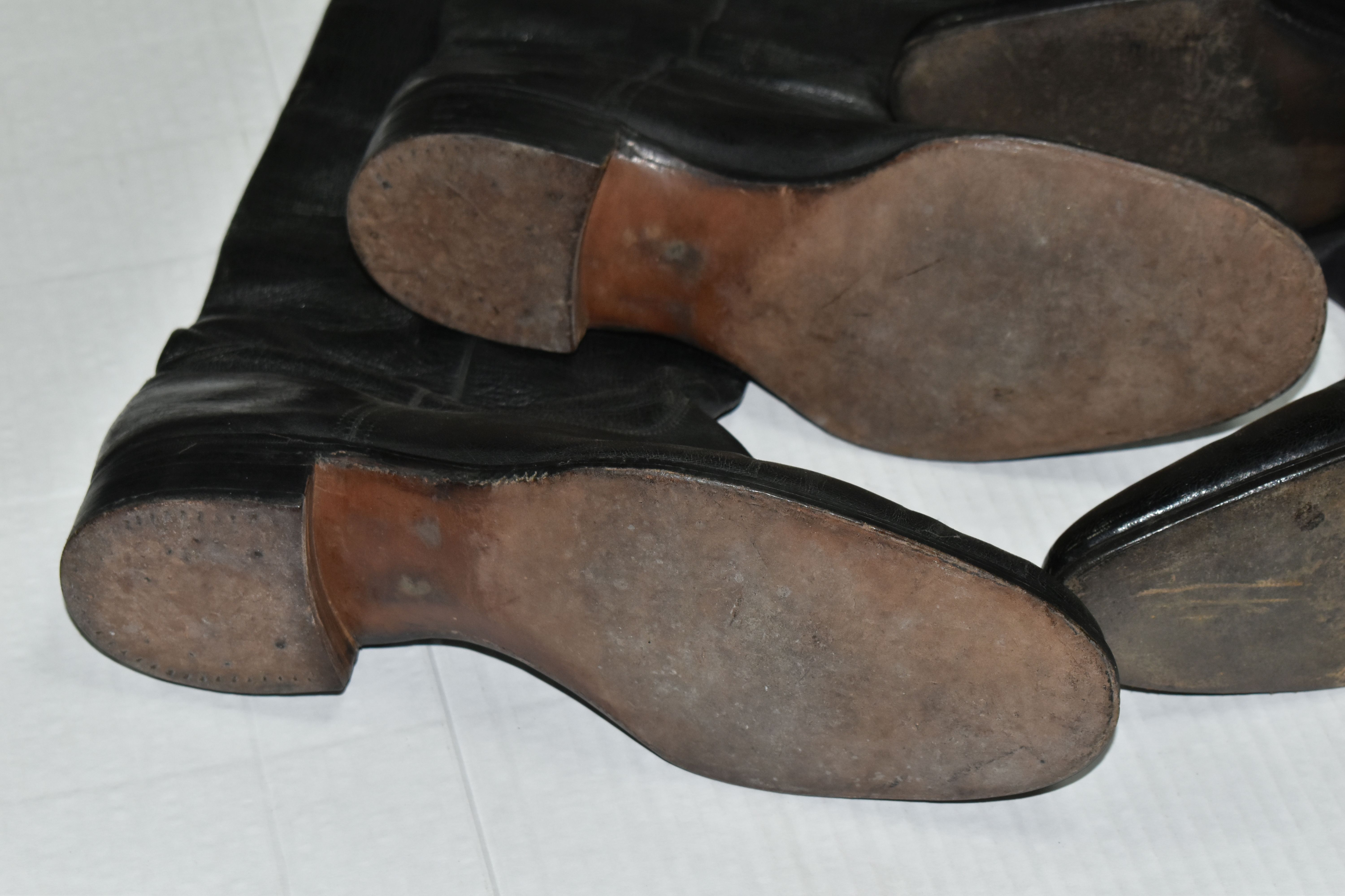 TWO PAIRS OF VINTAGE KEMBER & CO AND PEAL & CO LEATHER CAVALRY BOOTS, APPROXIMATE UK SIZE 7, one - Image 4 of 6