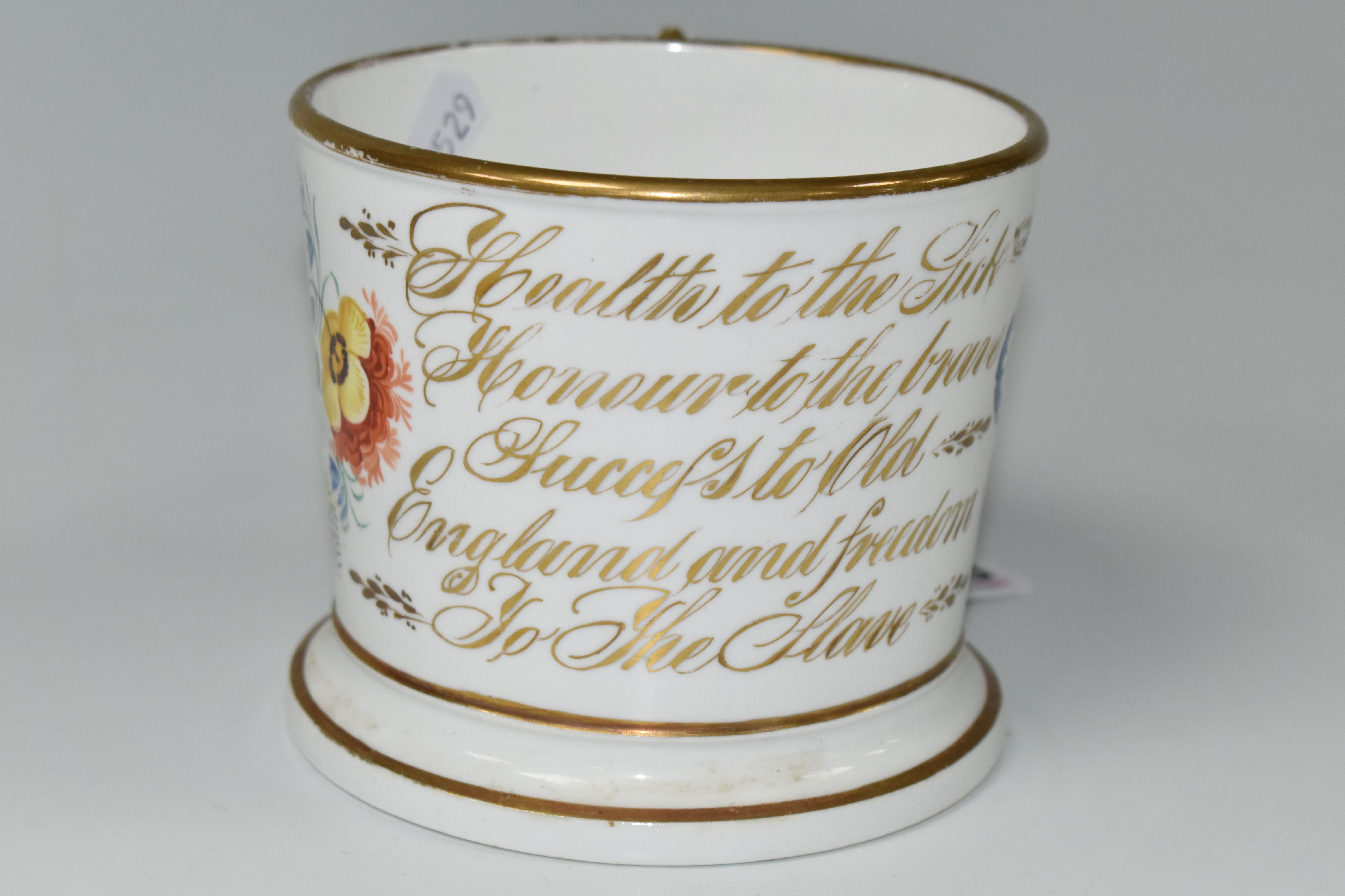 A PORCELAIN ANTI-SLAVERY MUG, bearing gilt script lettering: 'Health to the sick, Honour to the - Image 2 of 5