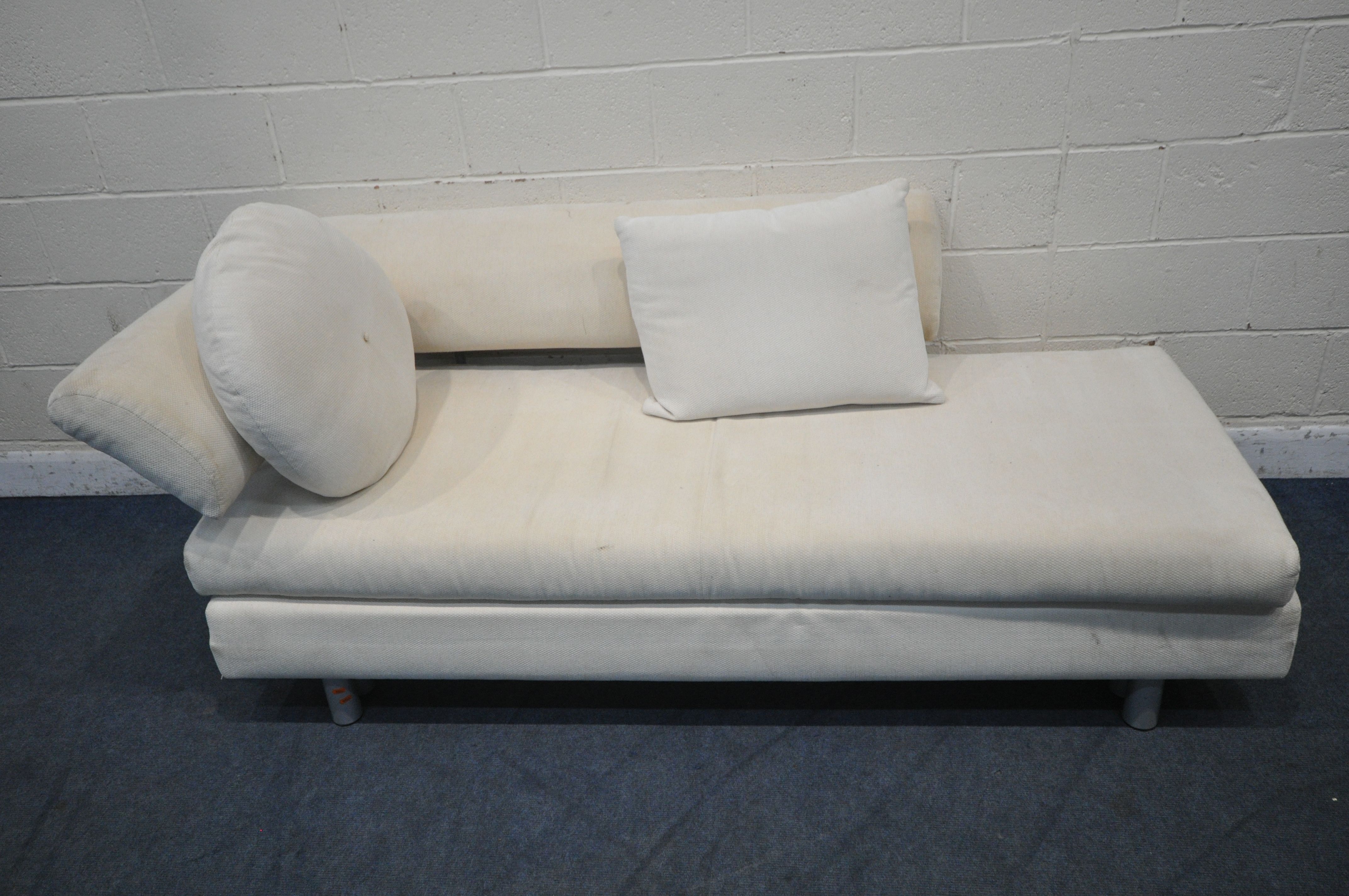 A MODERN CHAISE LOUNGE / DAYBED, length approximately 204cm x depth 99cm x height 80cm (condition