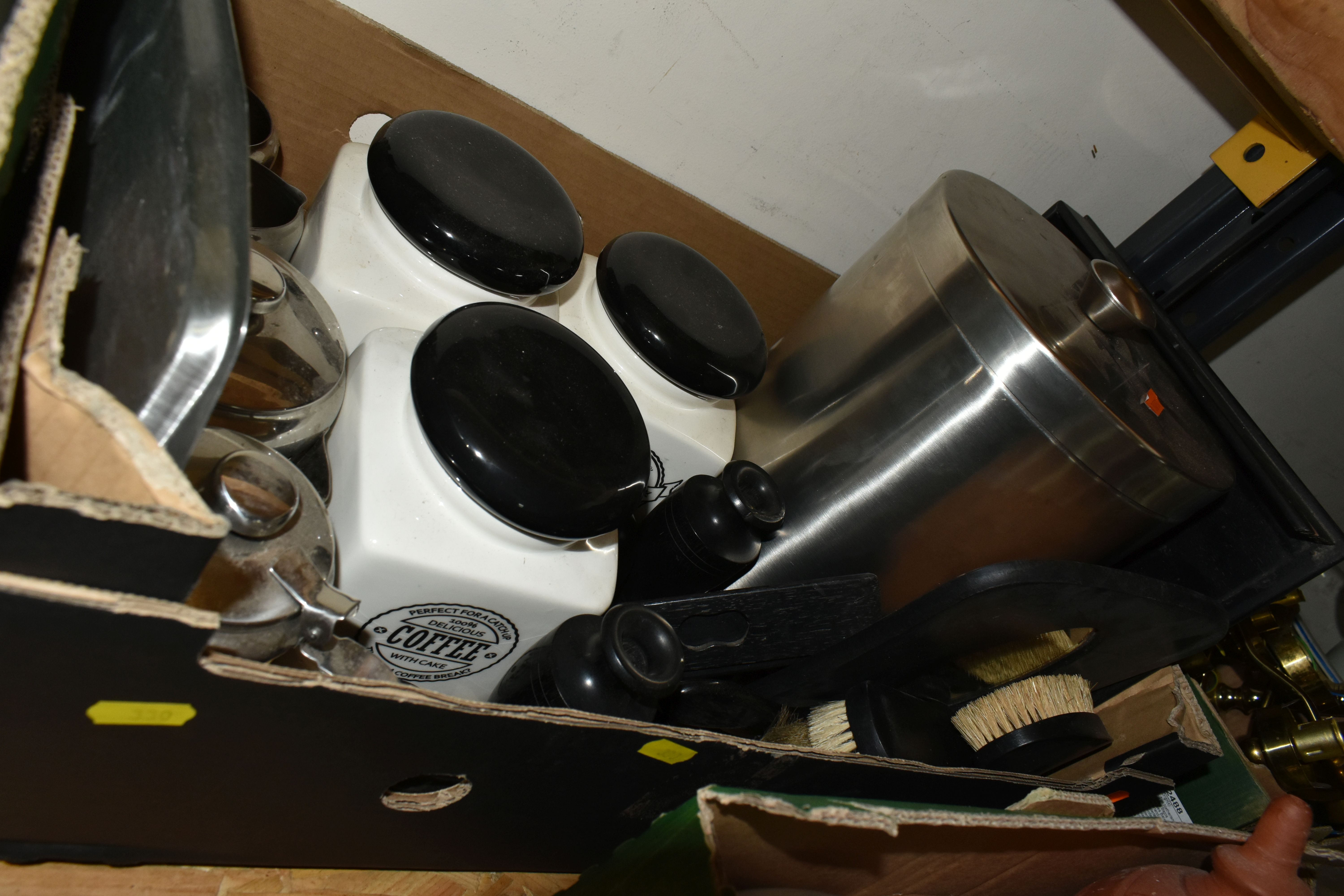 FIVE BOXES AND LOOSE CERAMICS, GLASS, CUTLERY AND KITCHEN WARE, to include a Moulinex food processor - Image 6 of 7