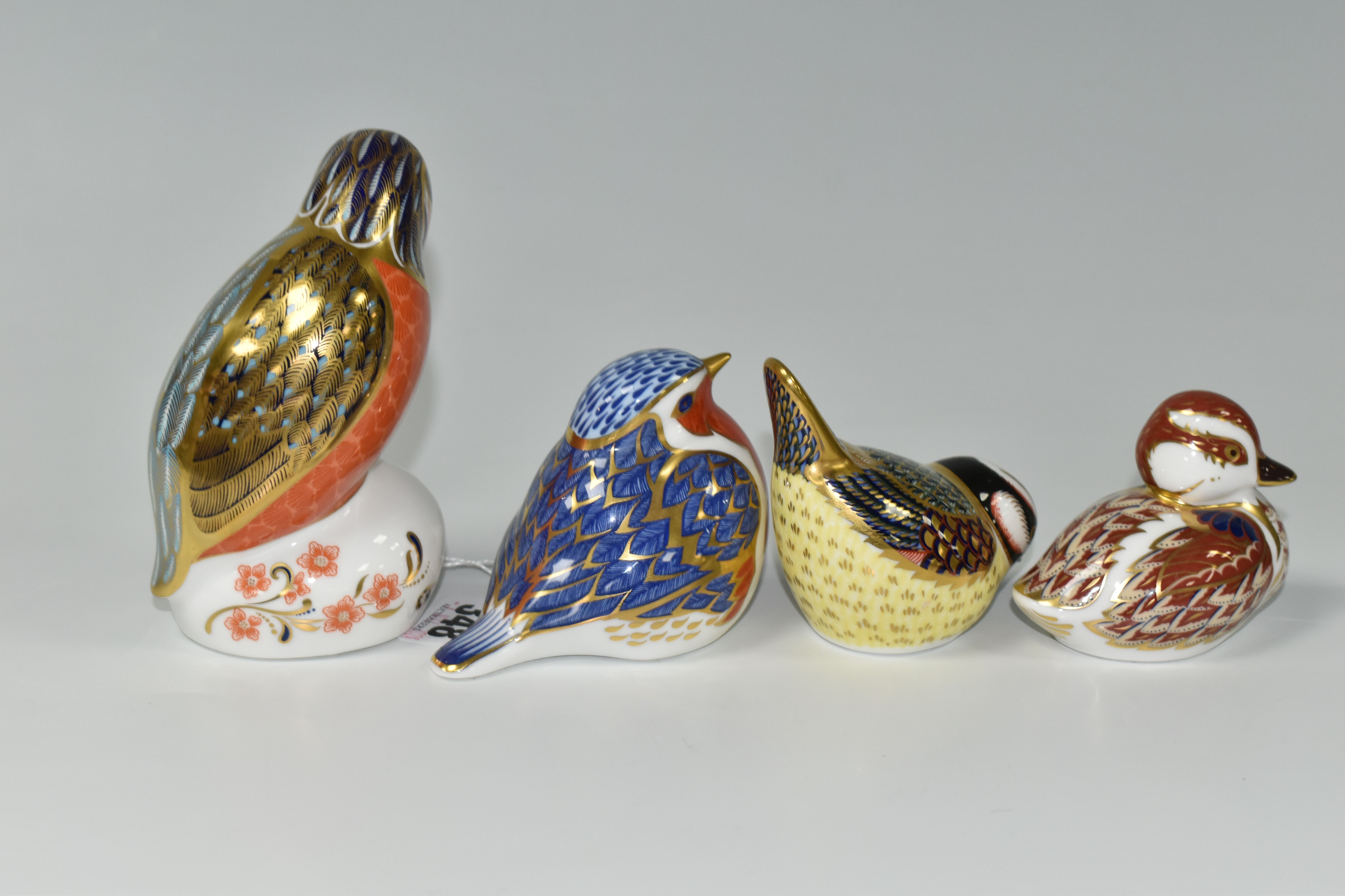 A GROUP OF FOUR ROYAL CROWN DERBY IMARI BIRD PAPERWEIGHTS, comprising a Kingfisher with gold - Image 2 of 4