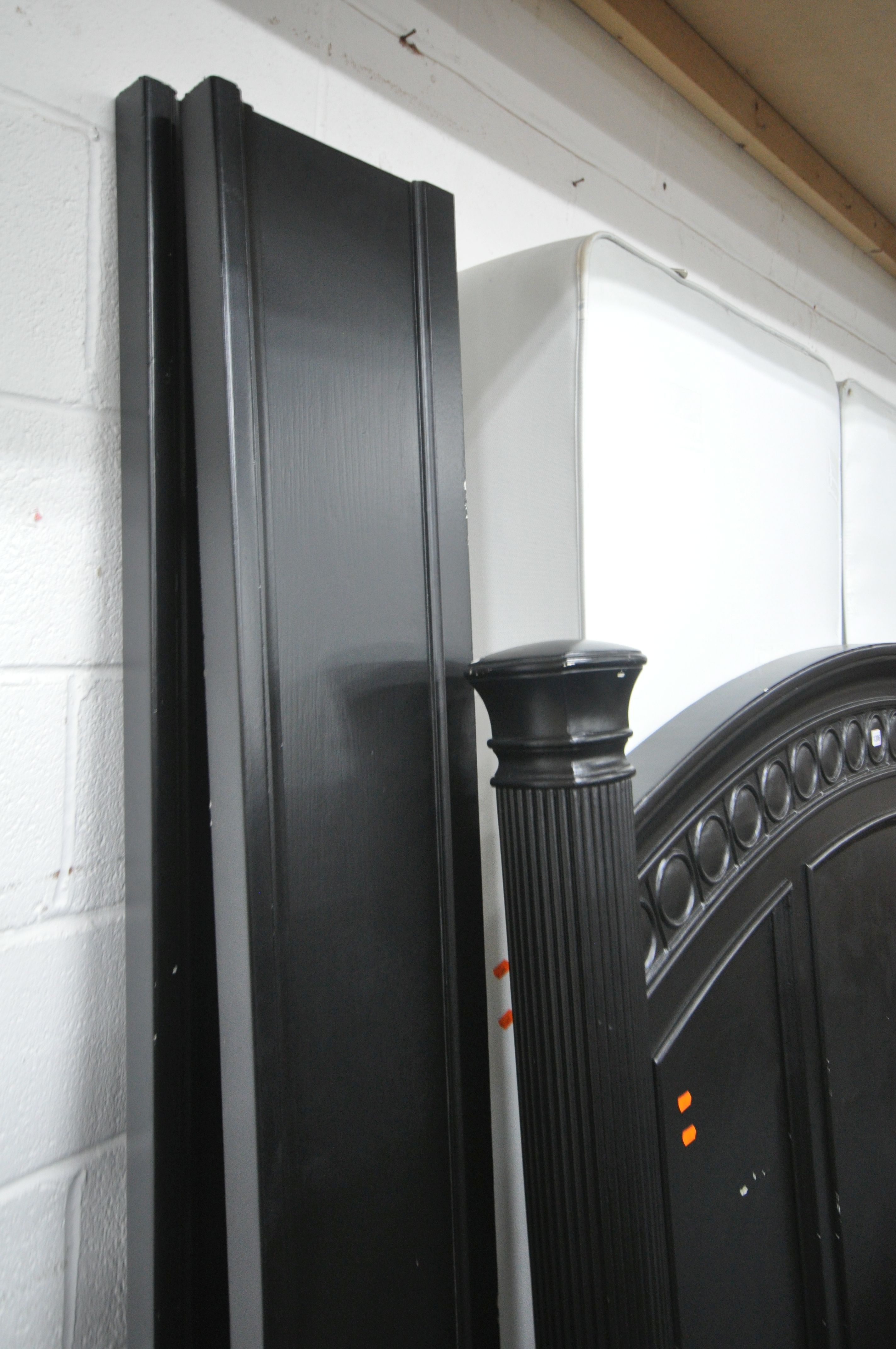 AN LARGE EBONISED 5FT BEDSTEAD, with side rails and slats, and bedstead mattress bed bases ( - Image 5 of 5