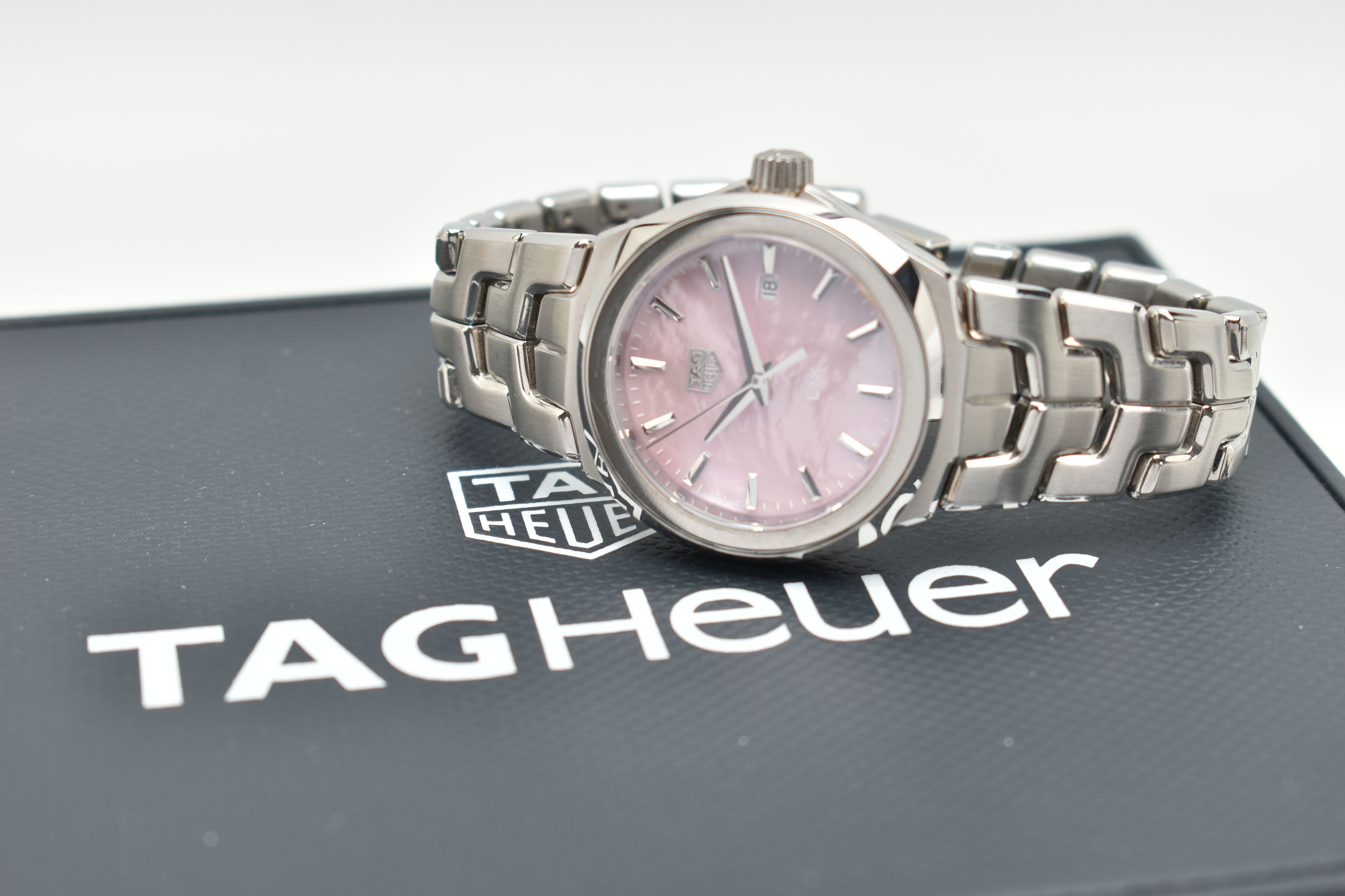 A 'TAG HEUER' LINK LADIES WRISTWATCH, quartz movement, pink dial signed 'Tag Heuer Link', baton - Image 8 of 10