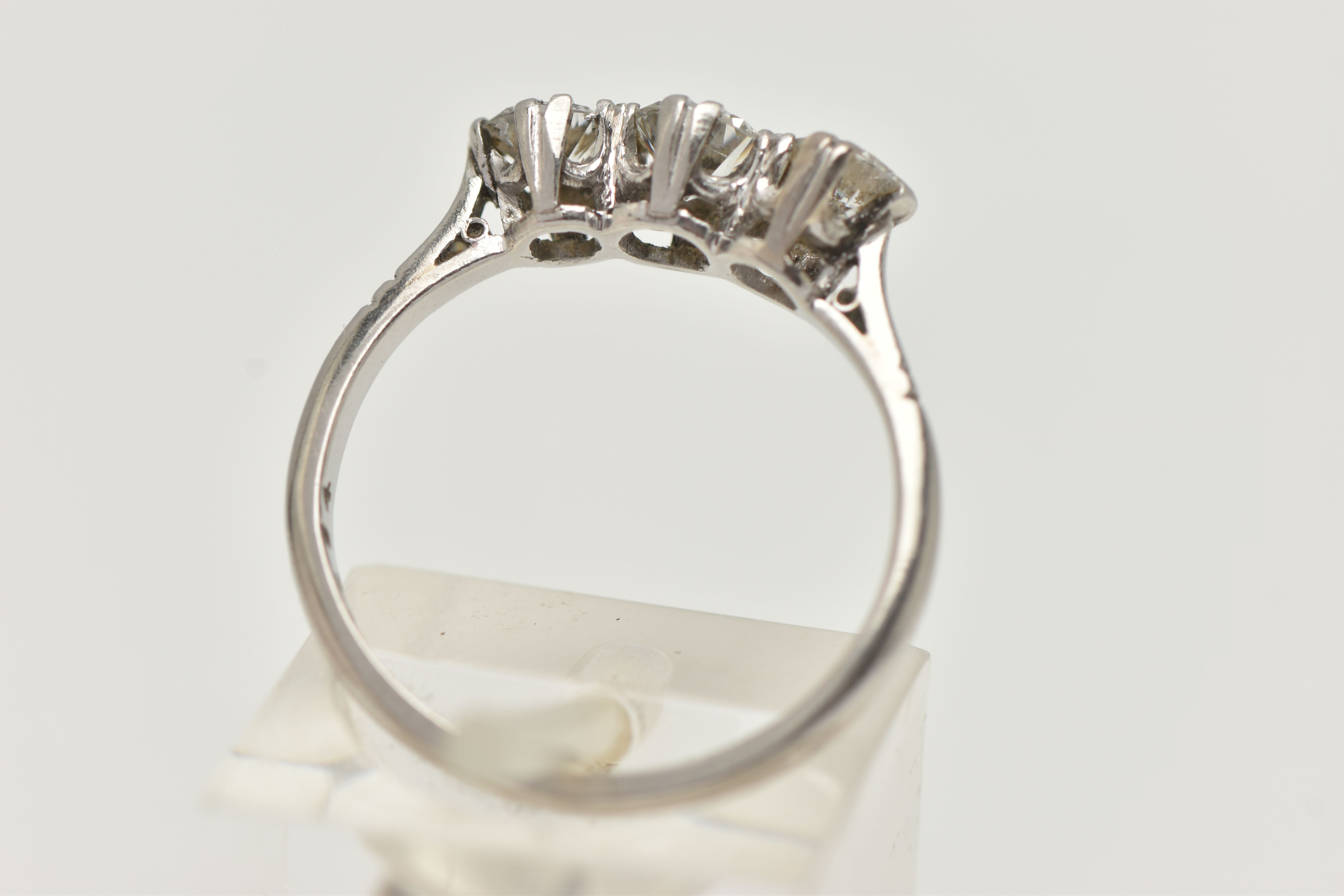 A THREE STONE DIAMOND RING, three round brilliant cut diamonds, approximate total diamond weight 0. - Image 3 of 4