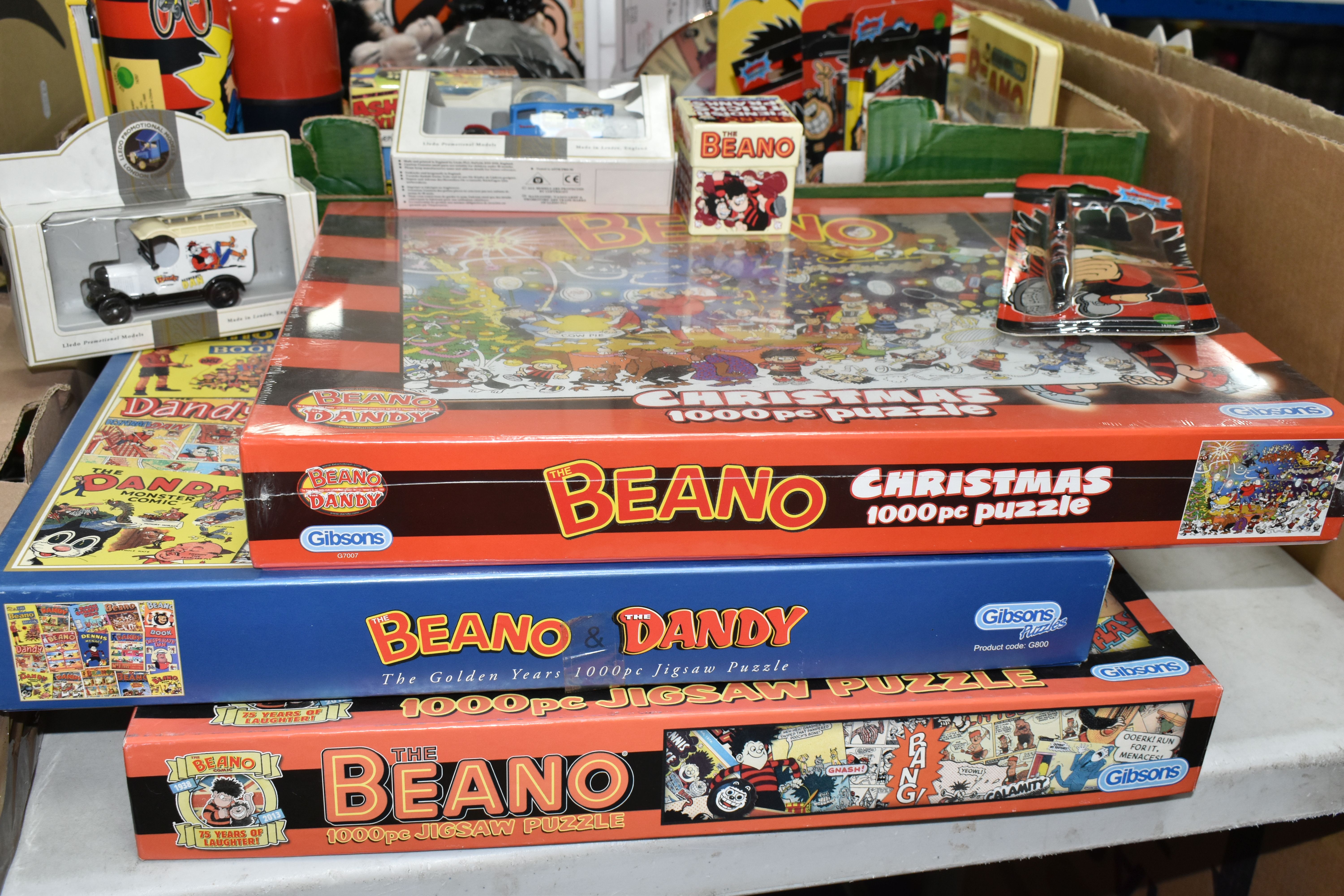 A COLLECTION OF MODERN BEANO AND DENNIS THE MENACE COLLECTABLES AND MEMORABILIA, to include mugs, - Image 4 of 5