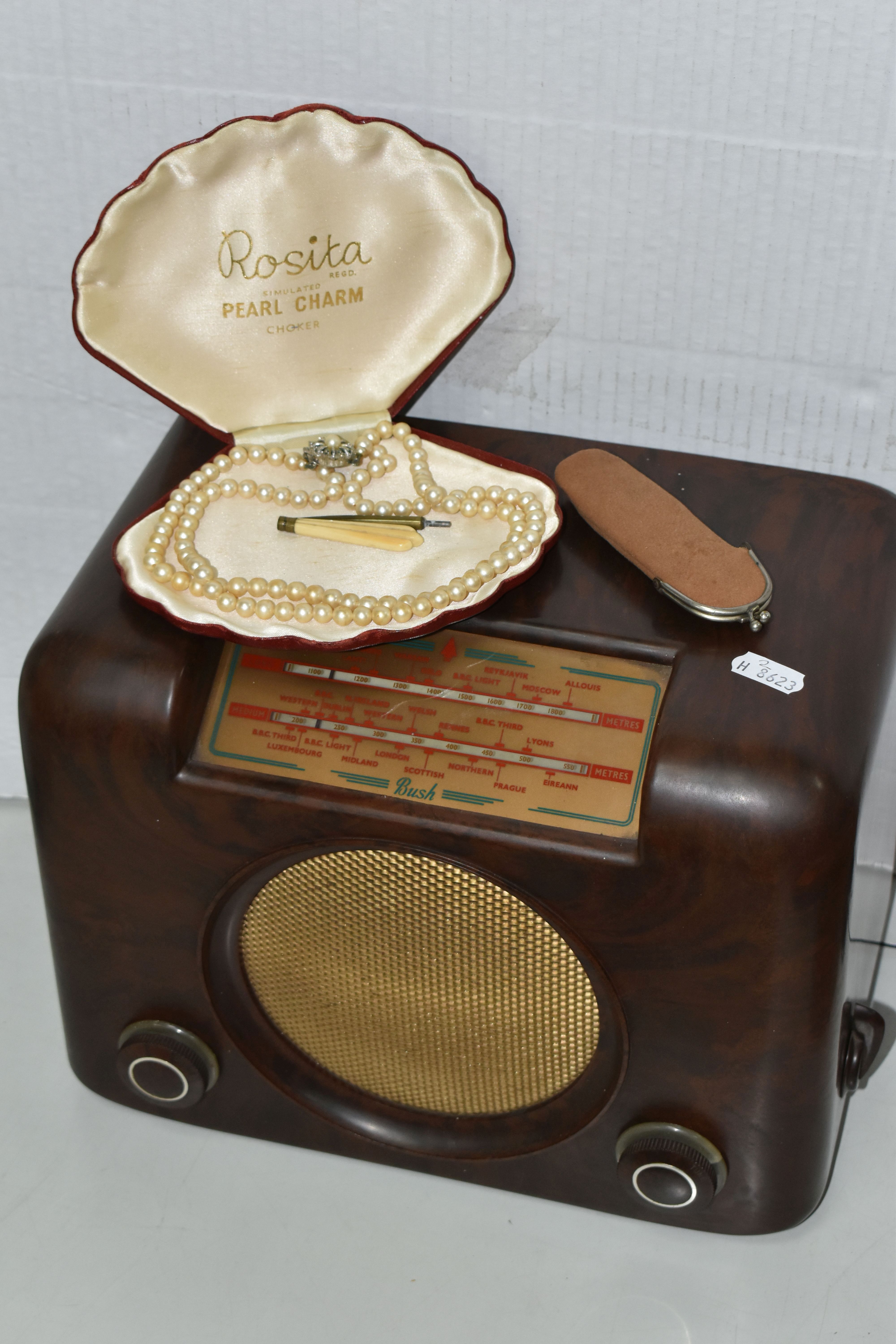A BOX AND LOOSE RADIO, CERAMICS AND SUNDRY ITEMS, to include a Bush radio type DAC 90 A, an aqua - Image 7 of 8