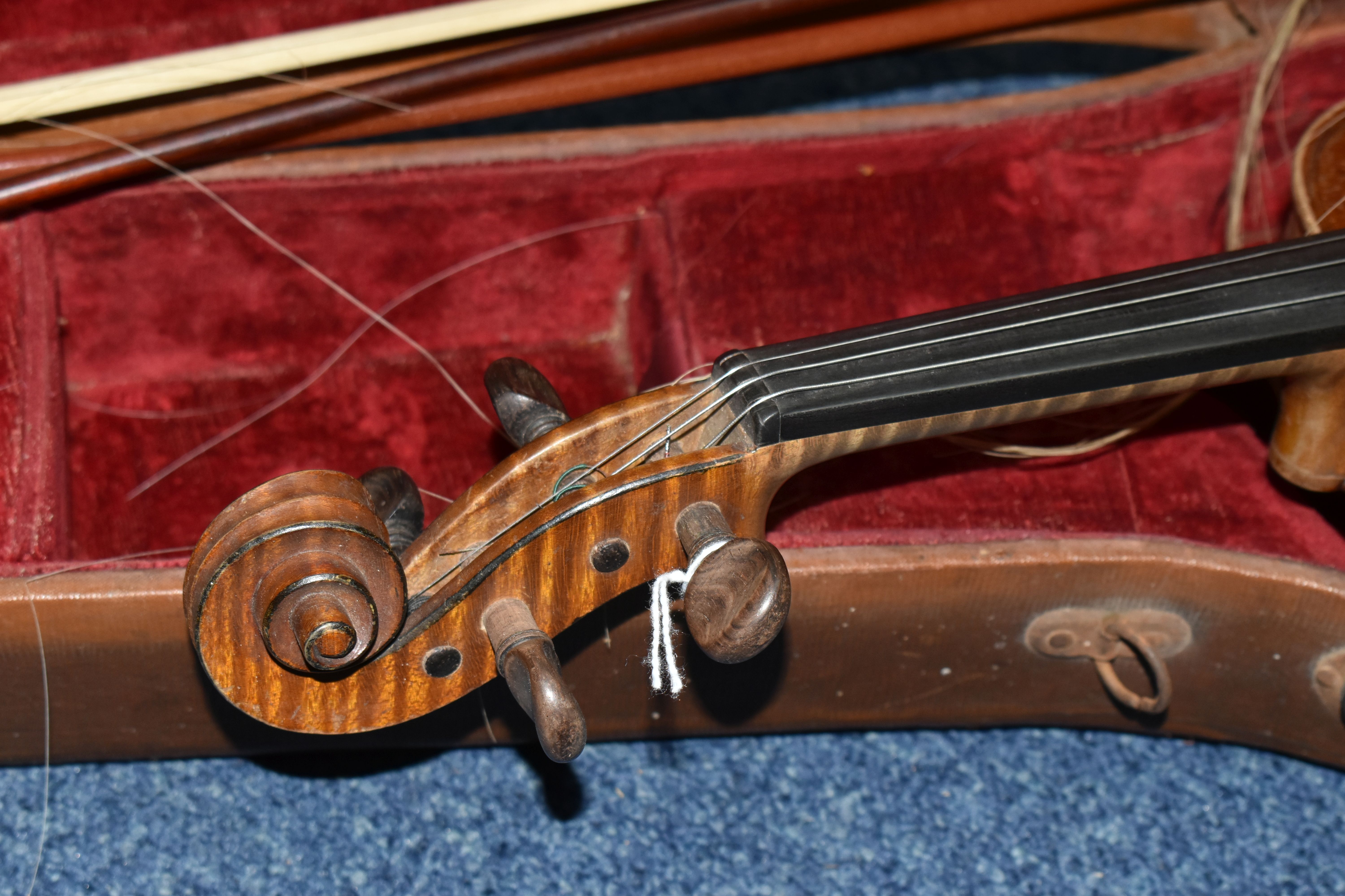 A CASED LATE NINETEENTH CENTURY 3/4 SIZE VIOLIN, bearing label reading 'Lutherie Artistique, T. - Image 3 of 14