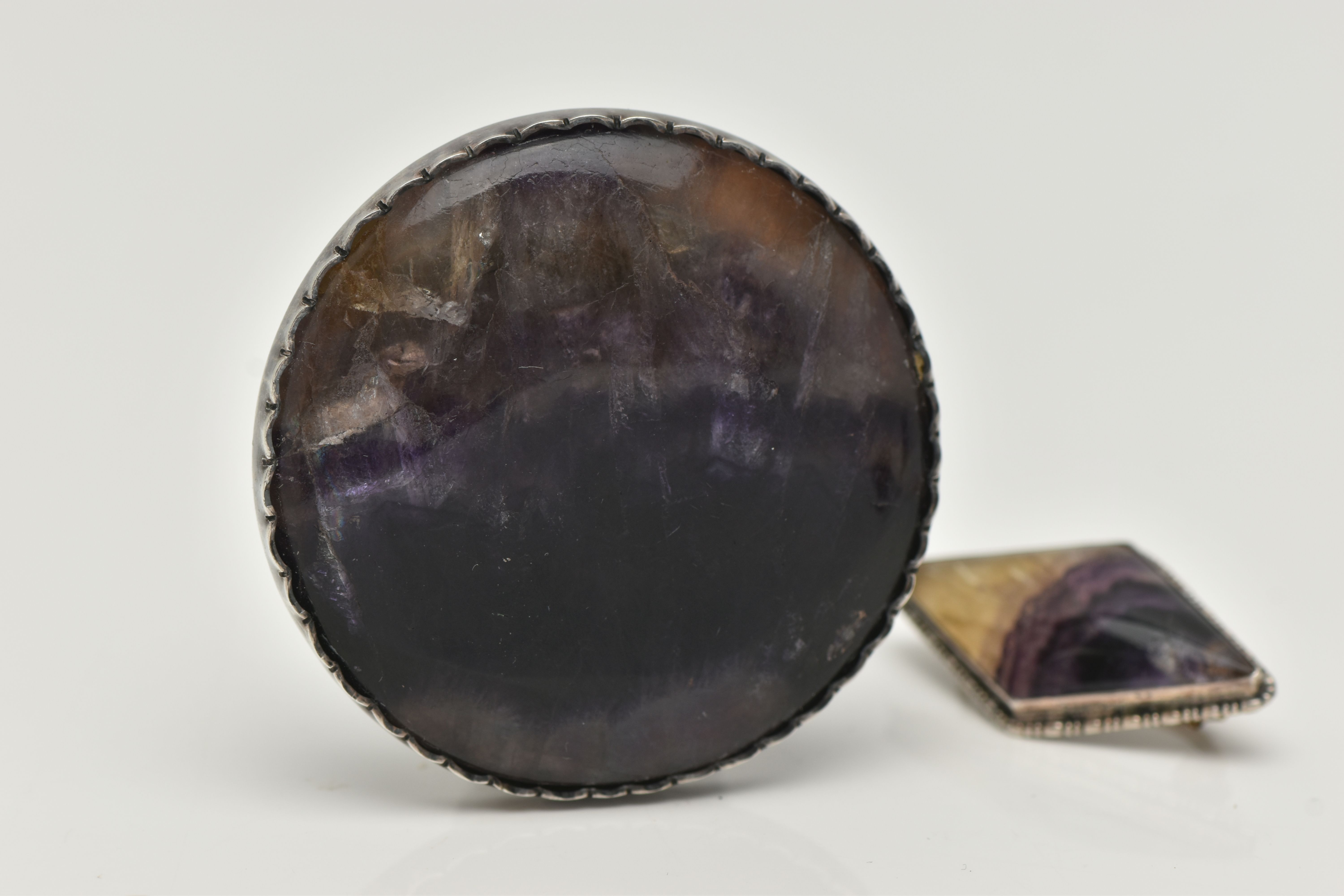 TWO PIECES OF BLUE JOHN FLOURITE JEWELLERY, to include a large white metal round, buckle, set with a - Image 3 of 4