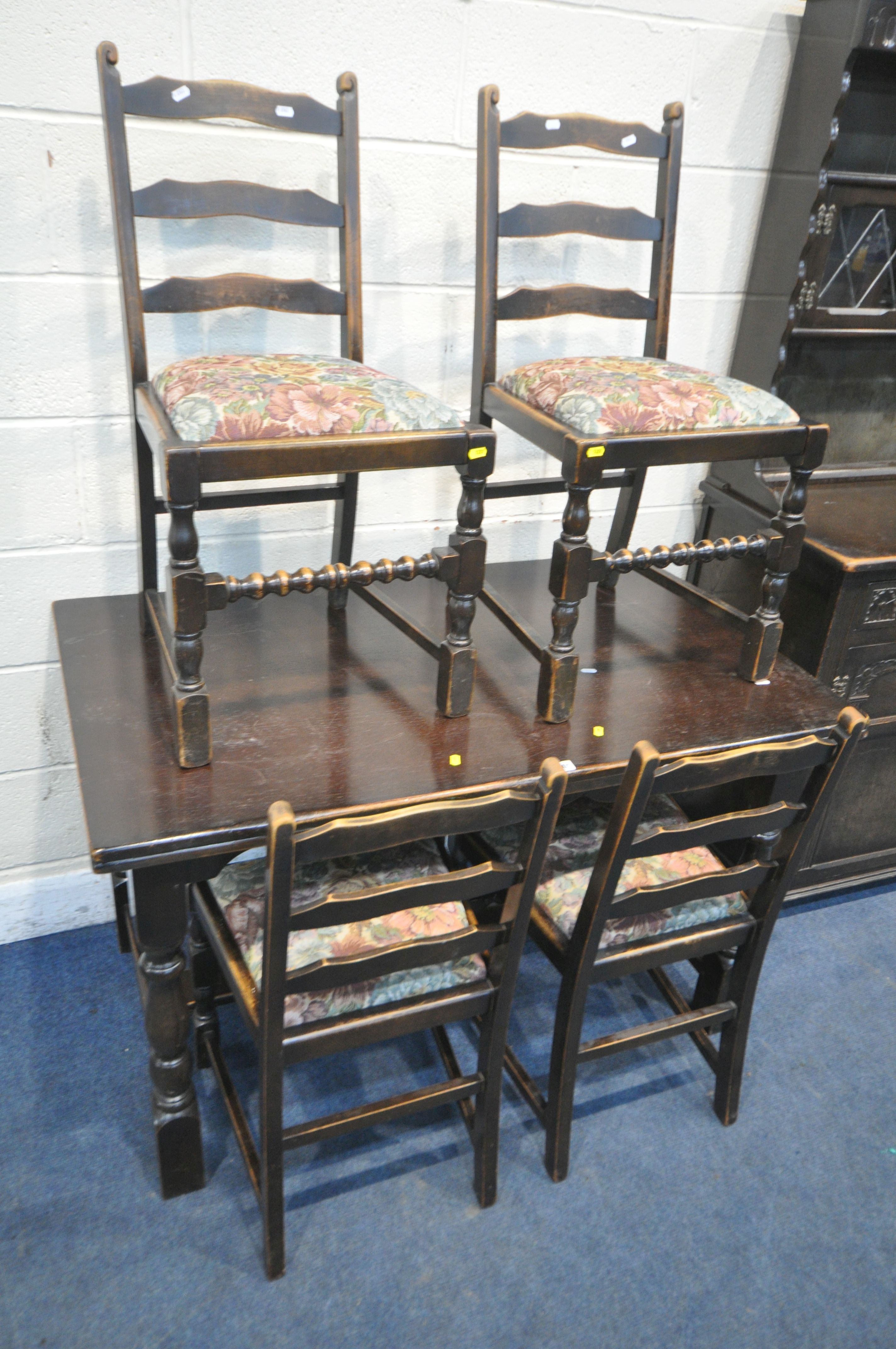 A 20TH CENTURY OAK SIX PIECE DINING SUITE, comprising a draw leaf dining table, raised on block - Image 2 of 6