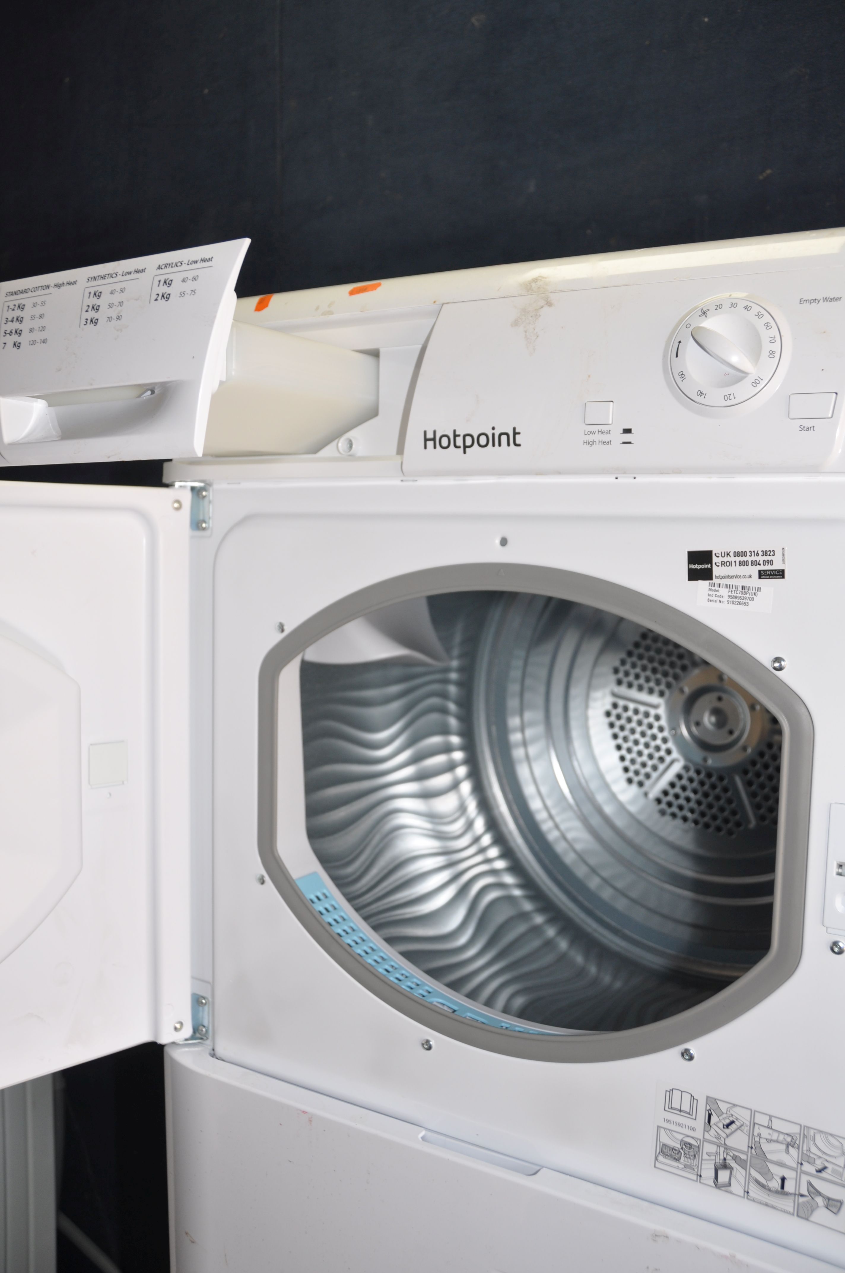 A HOTPOINT FETC70 9KG CONDENSER DRYER width 60cm depth 60cm height 85cm (PAT pass and working) - Image 2 of 2