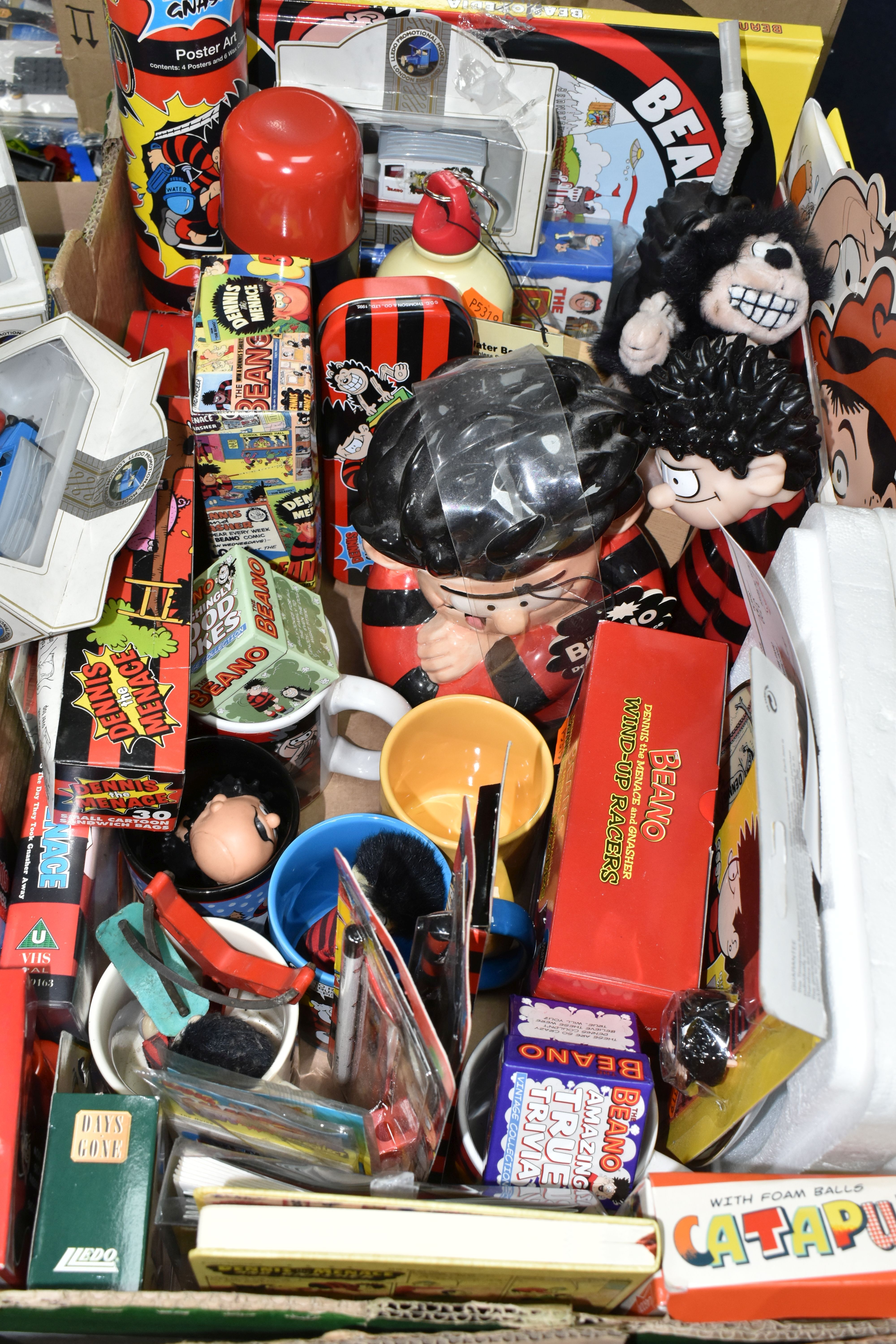 A COLLECTION OF MODERN BEANO AND DENNIS THE MENACE COLLECTABLES AND MEMORABILIA, to include mugs, - Image 3 of 5