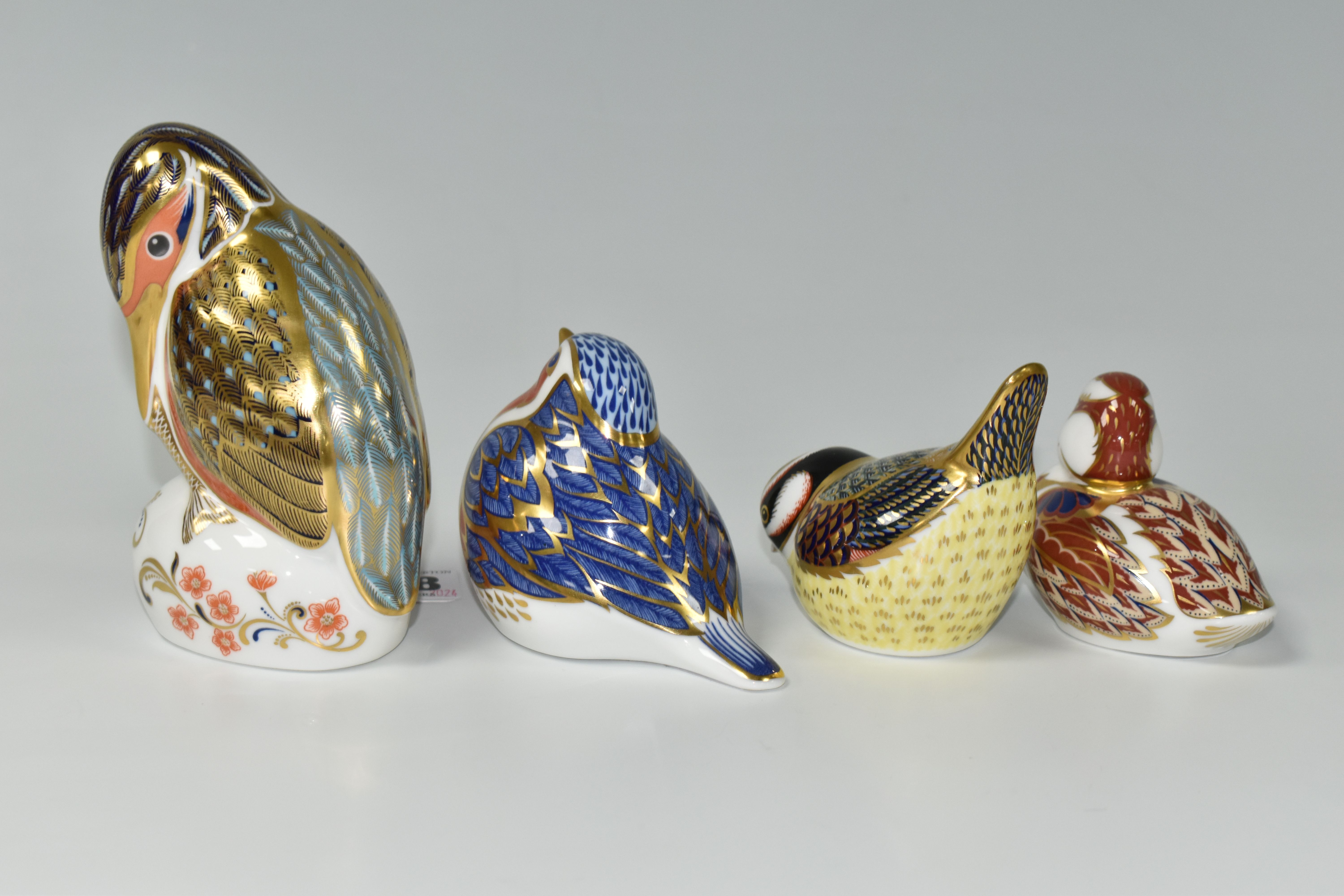 A GROUP OF FOUR ROYAL CROWN DERBY IMARI BIRD PAPERWEIGHTS, comprising a Kingfisher with gold - Image 3 of 4