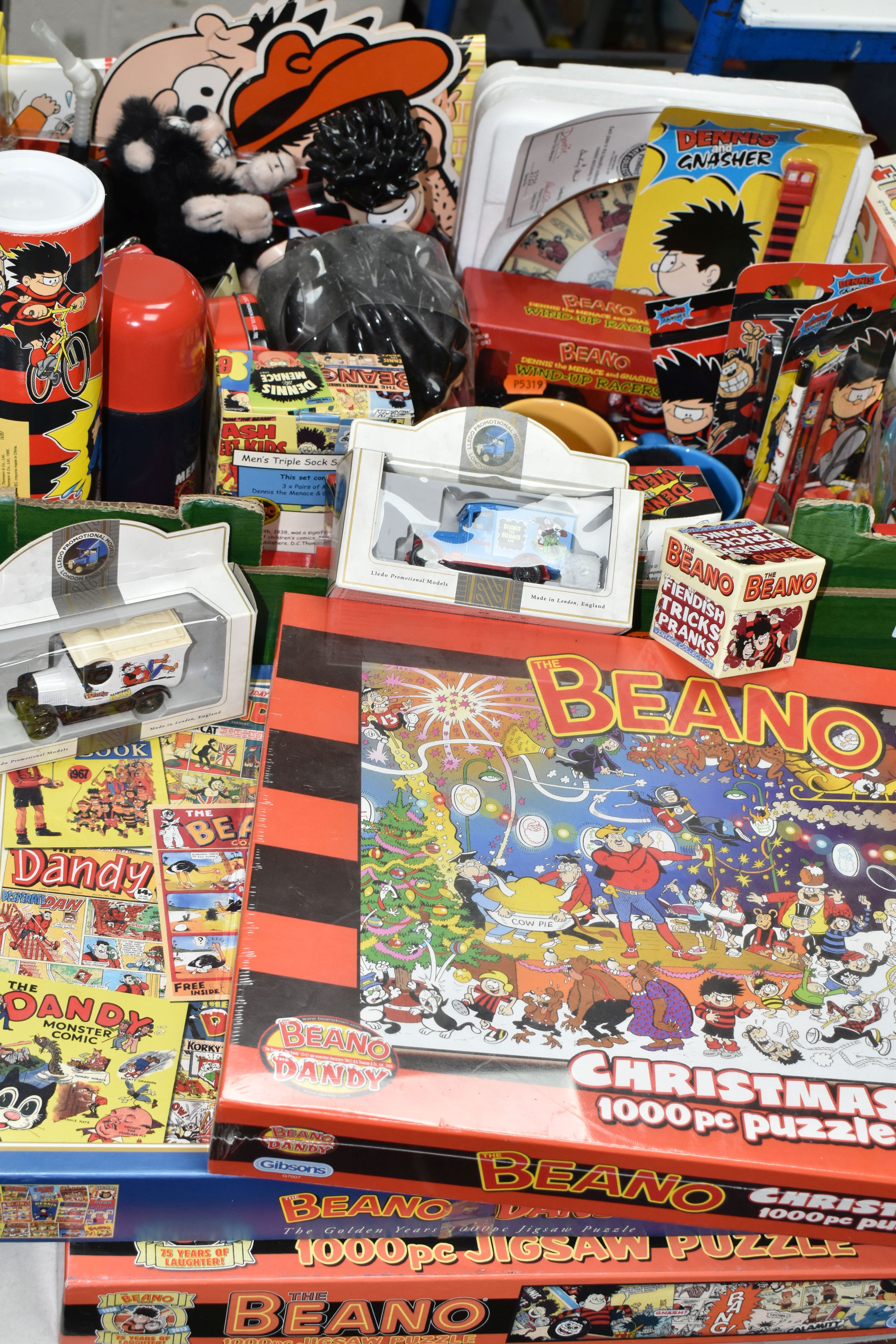 A COLLECTION OF MODERN BEANO AND DENNIS THE MENACE COLLECTABLES AND MEMORABILIA, to include mugs,