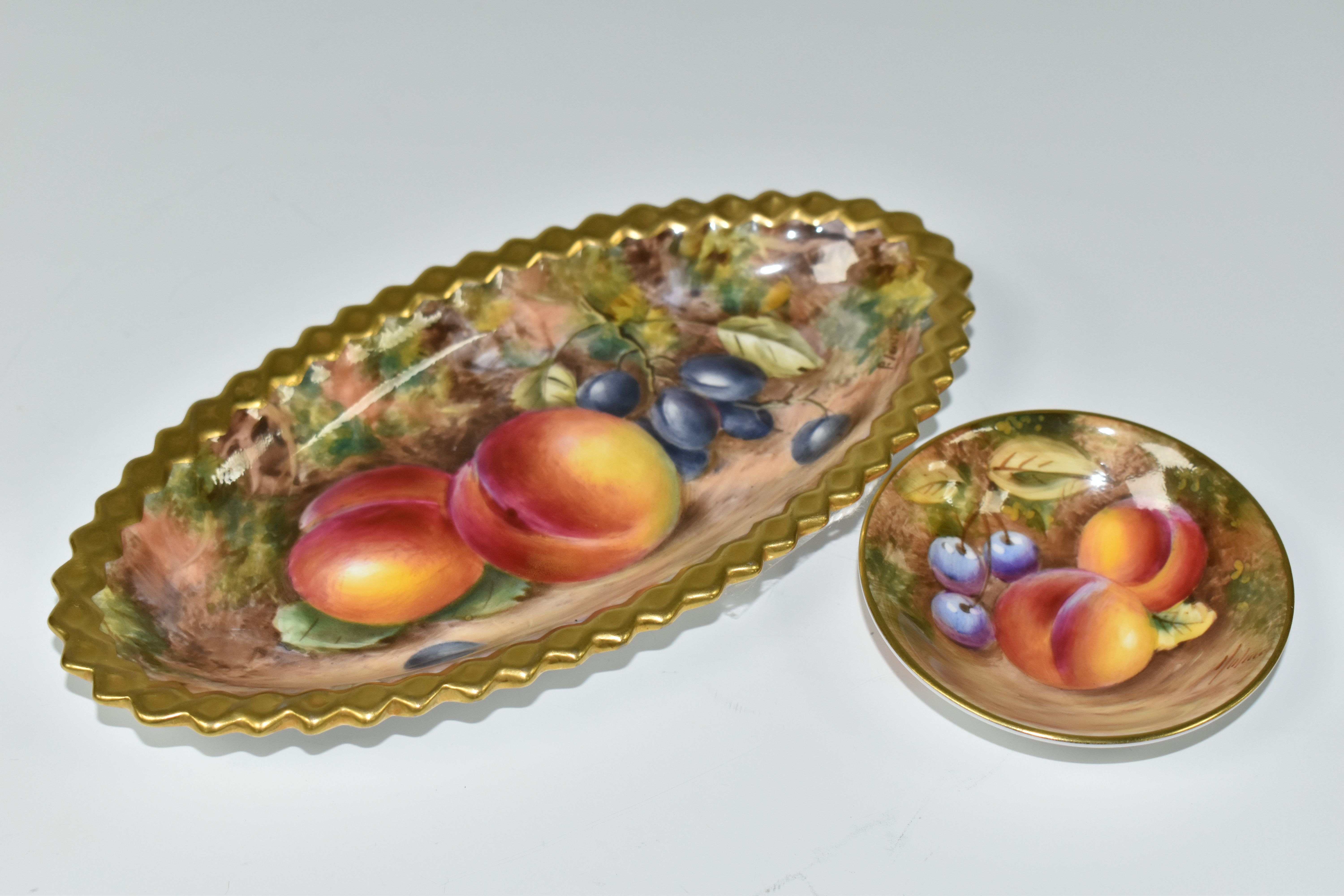 TWO ROYAL WORCESTER TRINKET DISHES, comprising an oval trinket dish decorated with fallen fruit - Image 4 of 5