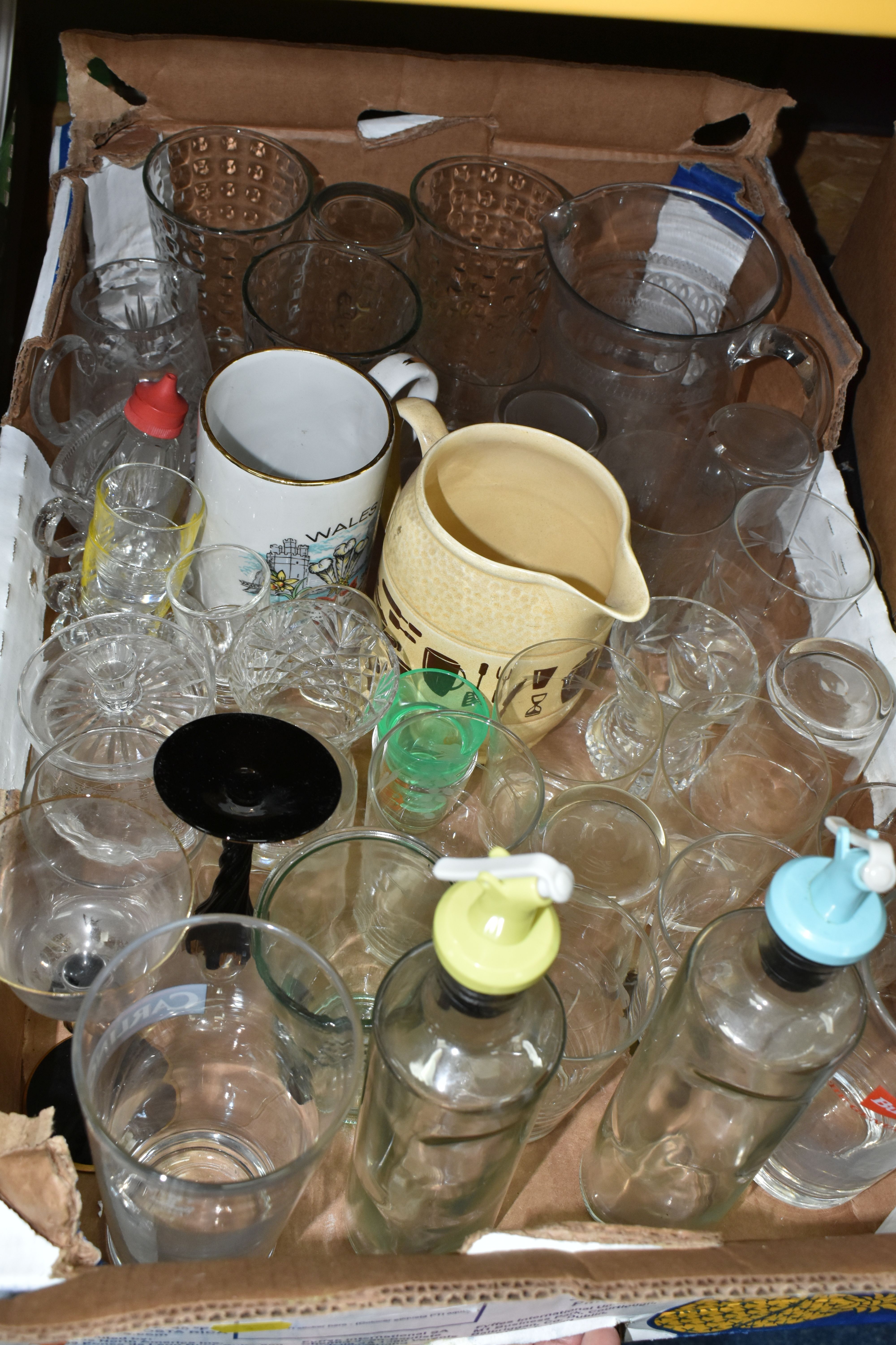 FIVE BOXES AND LOOSE CERAMICS, GLASS, CUTLERY AND KITCHEN WARE, to include a Moulinex food processor - Image 5 of 7