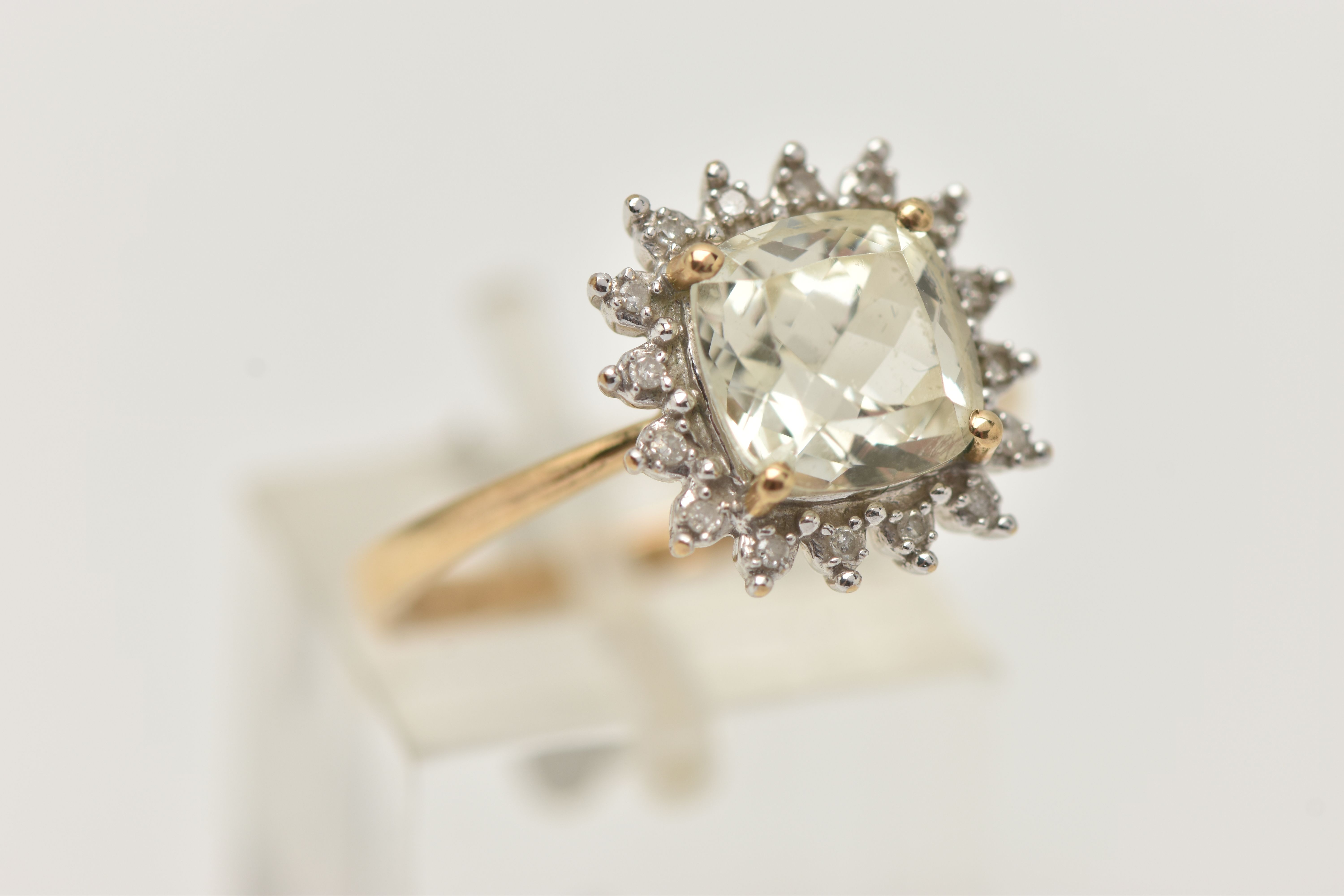 A 9CT GOLD GEM SET CLUSTER RING, mixed cushion cut colourless stone, possibly topaz, measuring - Image 4 of 4