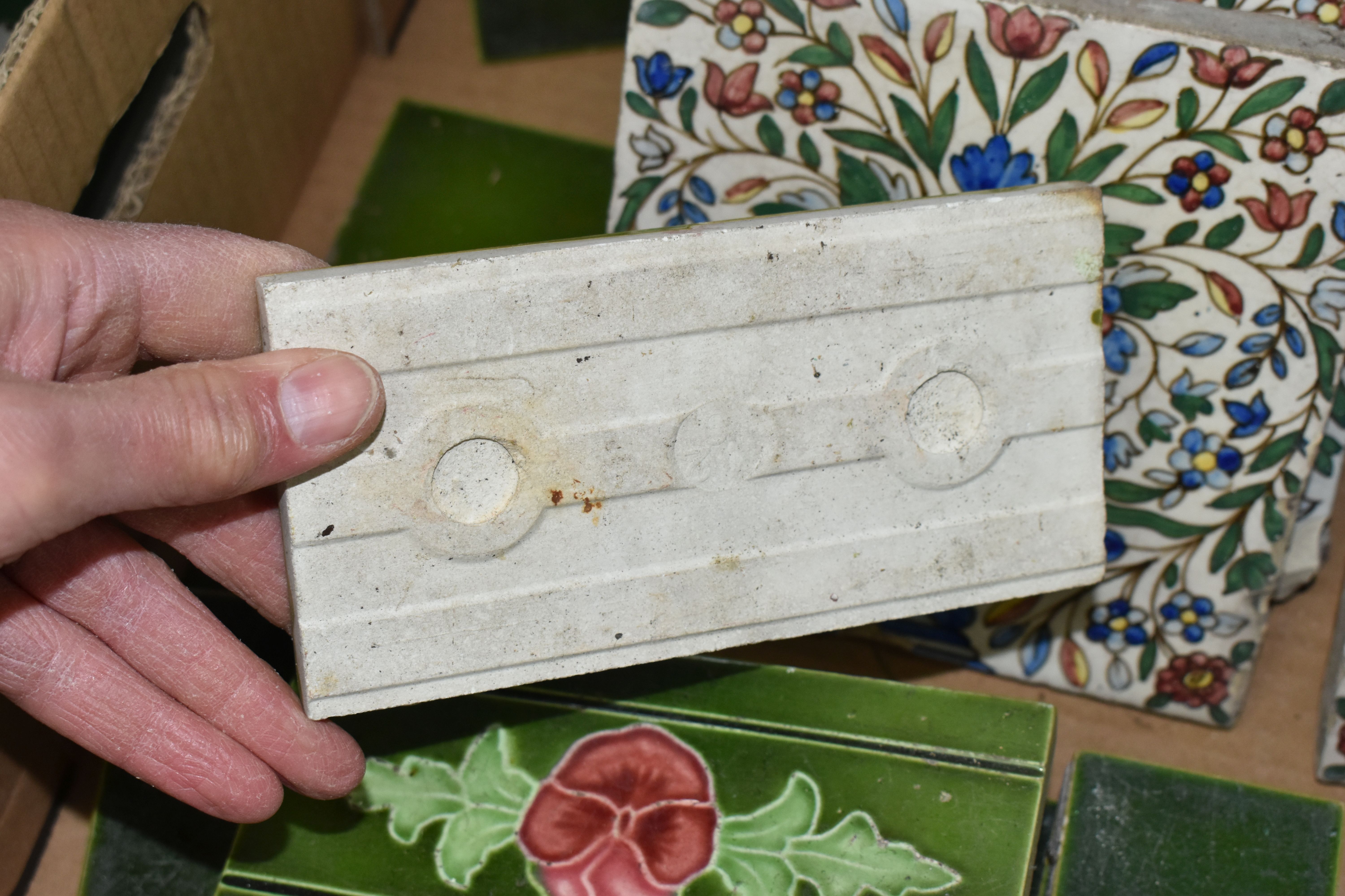 A BOX CONTAINING A SELECTION OF CERAMIC TILES INCLUDING BURSLEM AND WILLIAM DE MORGAN STYLE, - Image 4 of 8