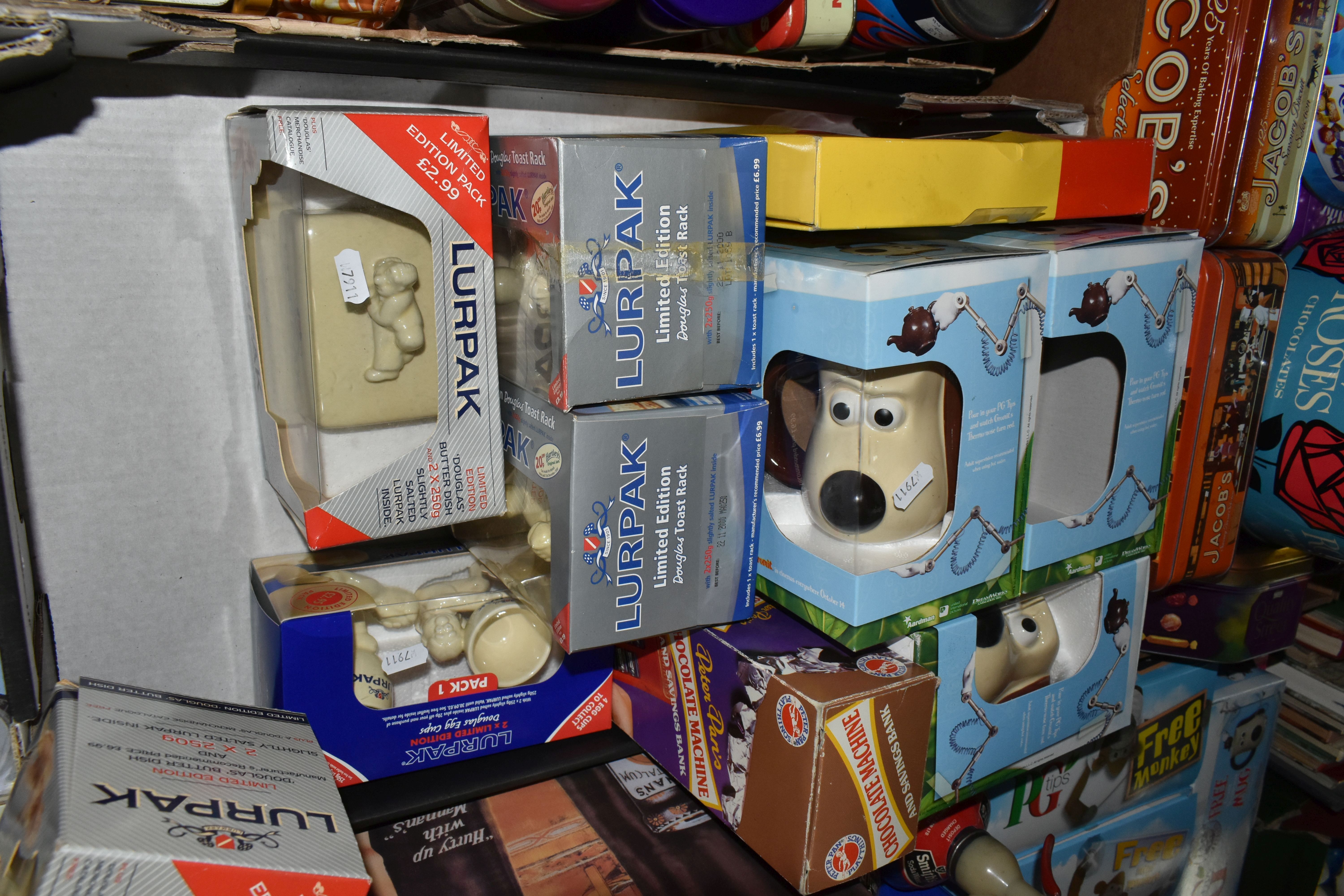 FIVE BOXES, A CRATE AND LOOSE ADVERTISING, PACKAGING AND RELATED ITEMS, to include advertising - Image 7 of 12