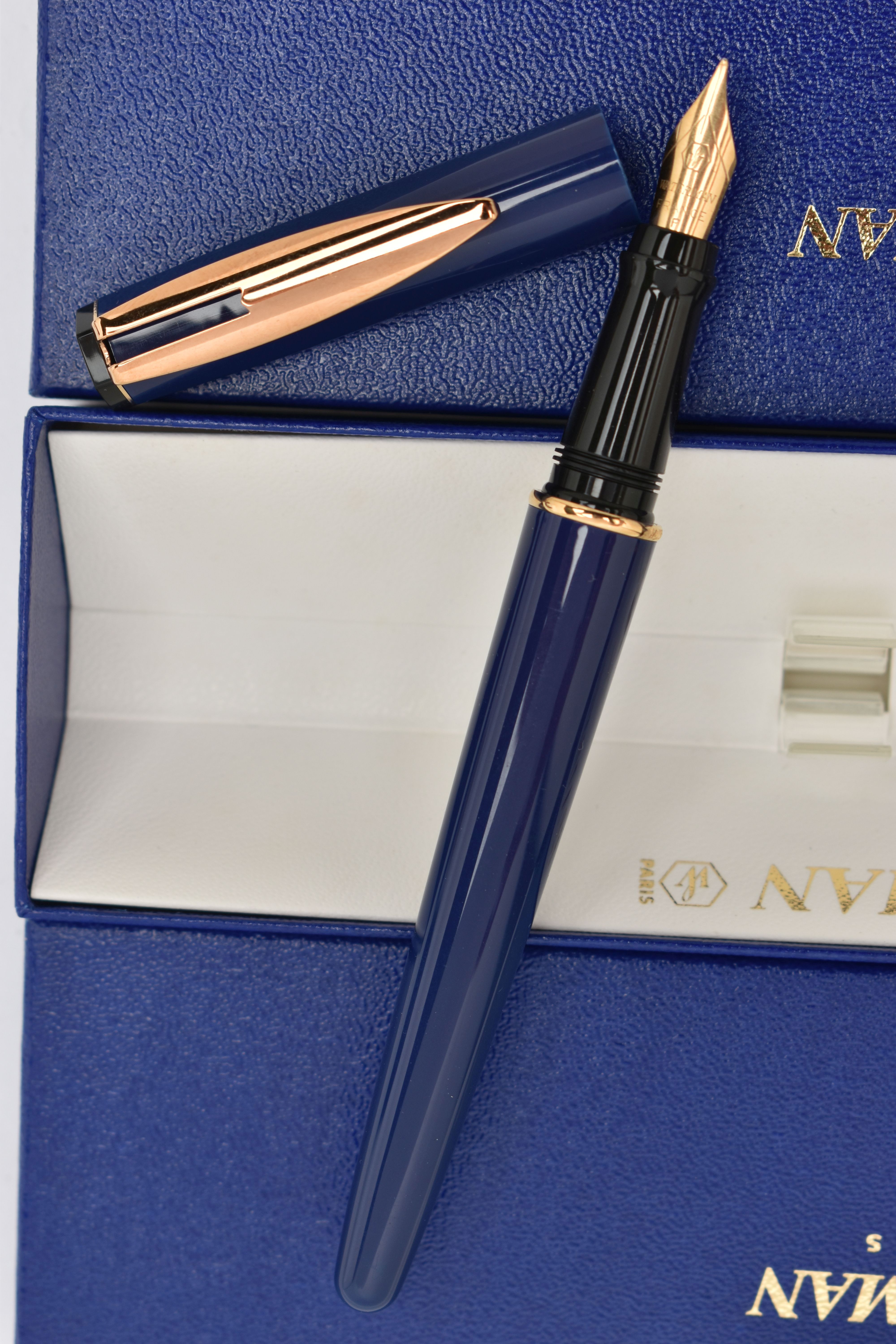 TWO BOXED 'WATERMAN' FOUNTAIN PENS, blue lacquer pens, signed to each collar 'Waterman', both fitted - Image 4 of 5