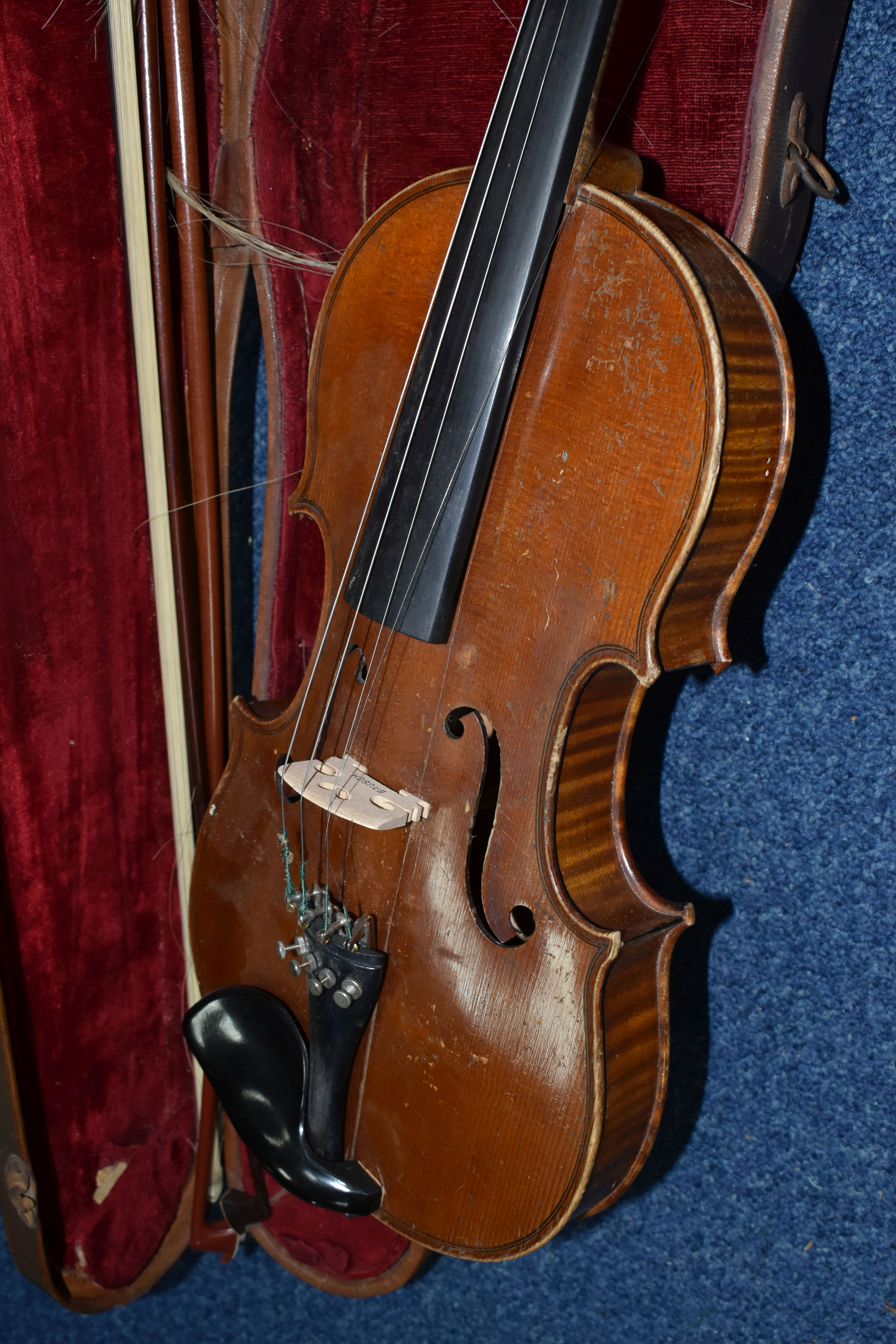 A CASED LATE NINETEENTH CENTURY 3/4 SIZE VIOLIN, bearing label reading 'Lutherie Artistique, T. - Image 11 of 14