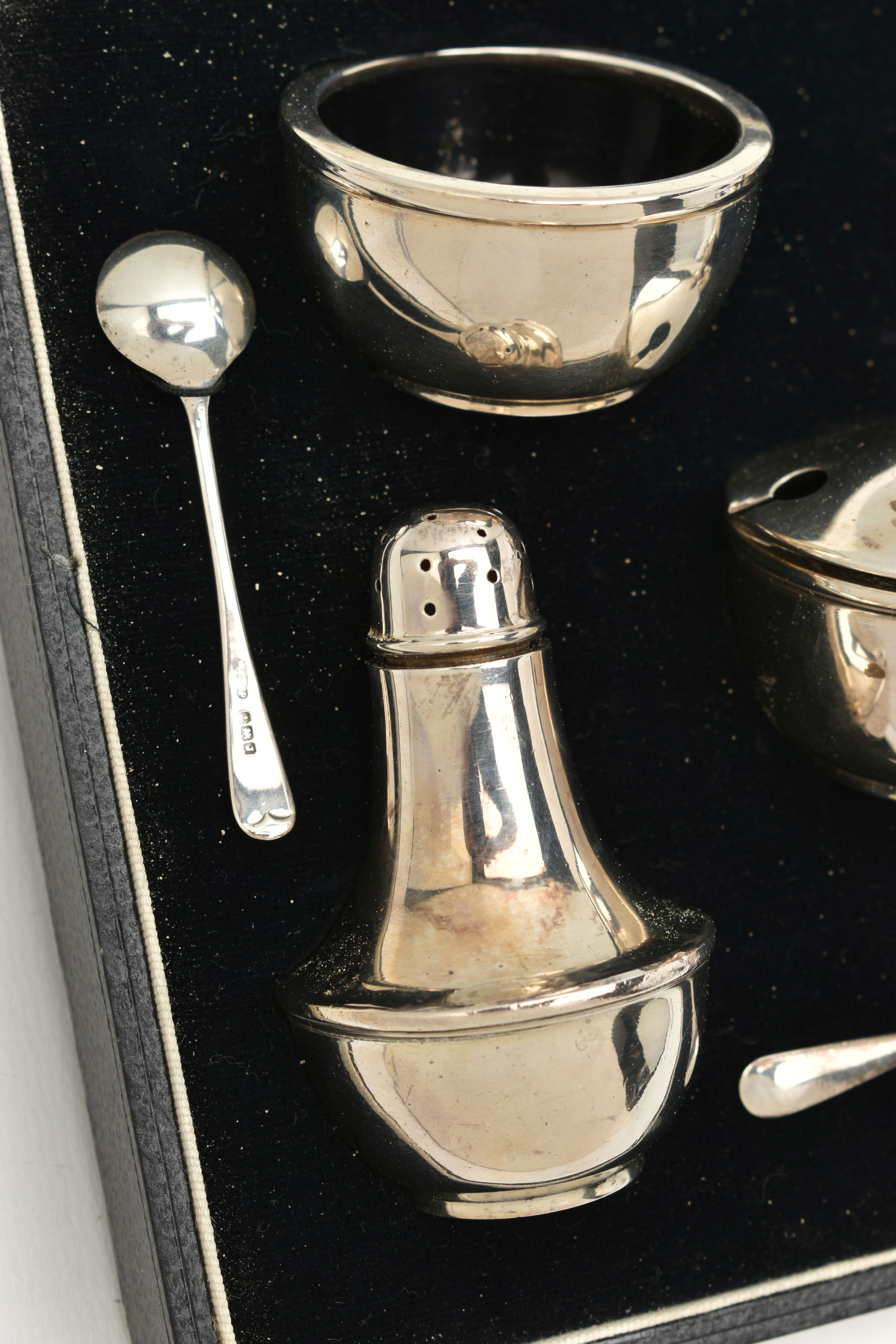 A CASED SILVER 'JOSEPH GLOSTER' CRUET SET, complete with two salts, two pepperettes, a mustard - Image 3 of 4