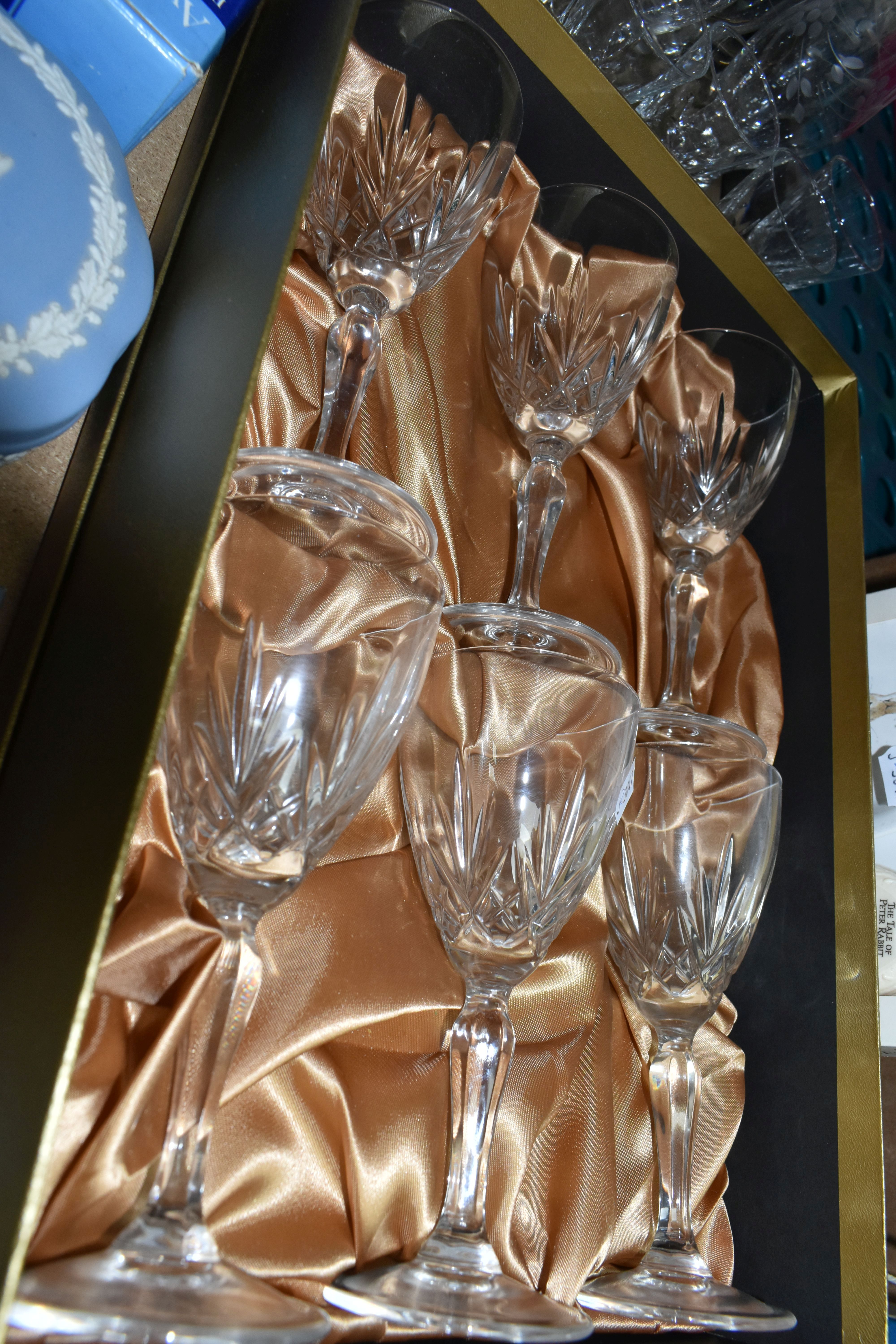 A GROUP OF NAMED CERAMICS AND GLASSWARE, comprising a boxed set of six Tuscany Crystal wine glasses, - Image 2 of 7