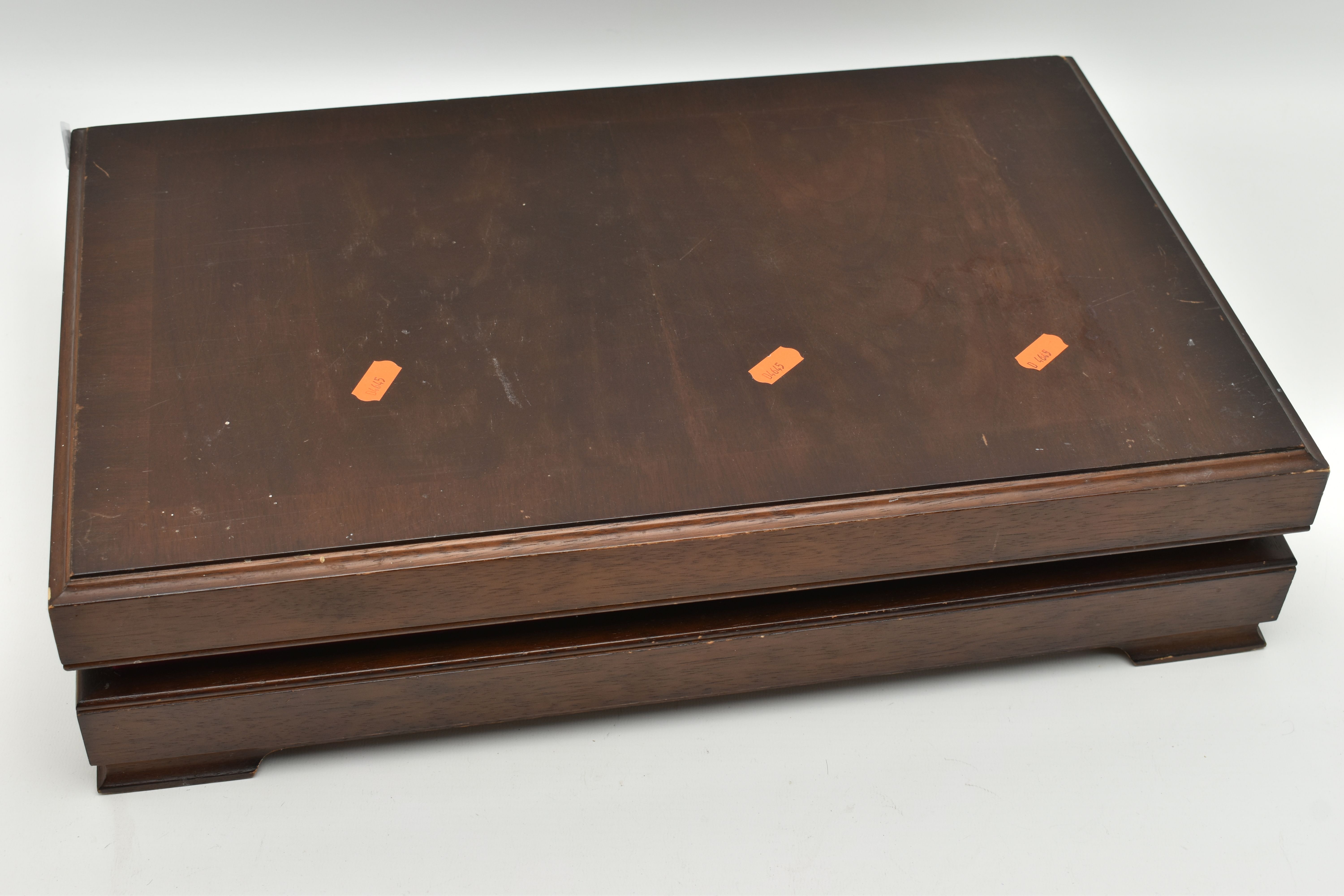 A WOODEN CANTEEN, box signed 'Community' to the inside, filled with an eight person table setting of - Image 4 of 4