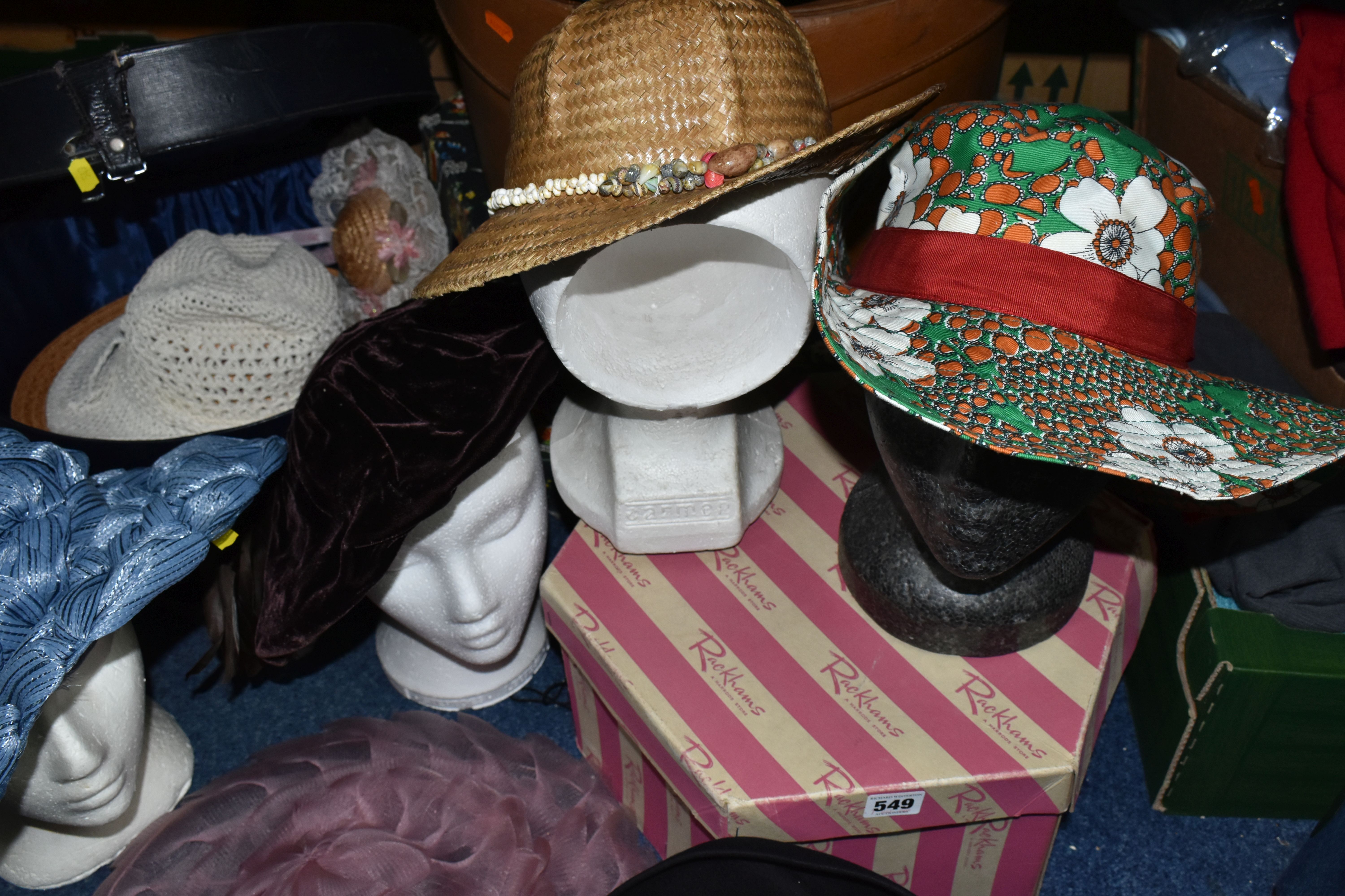 A GROUP OF HATS AND HAT BOXES, to include approximately fifteen to twenty vintage and modern hats, - Image 4 of 5