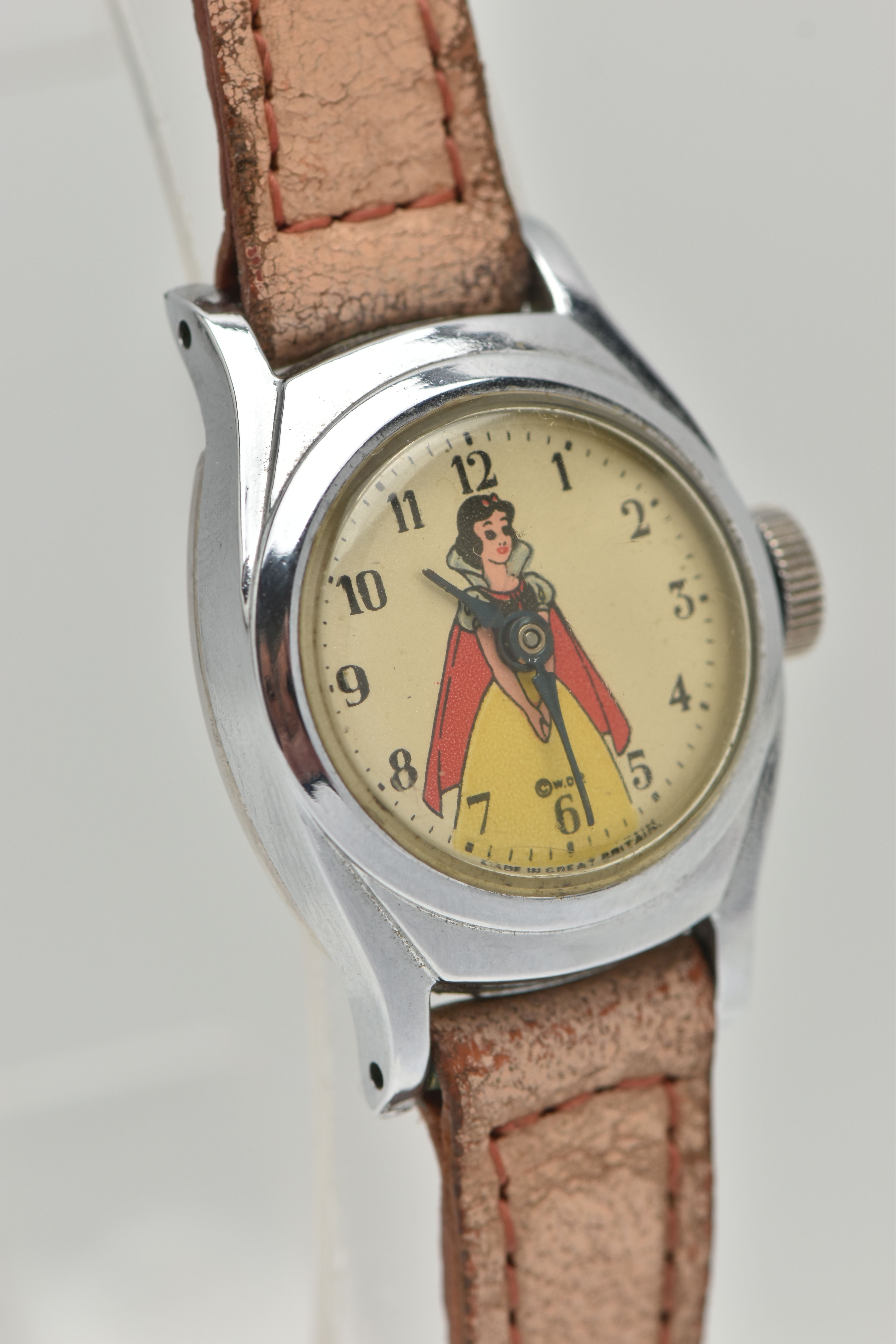 A CHILDS BOXED DISNEYS SNOW WHITE WRISTWTACH, round silvered dial depicting Snow White, Arabic - Image 2 of 6