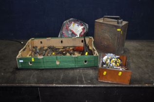 A TRAY CONTAINING AUTOMOTIVE TOOLS AND ACCESSORIES including a vintage Shell-Mex fuel can with brass