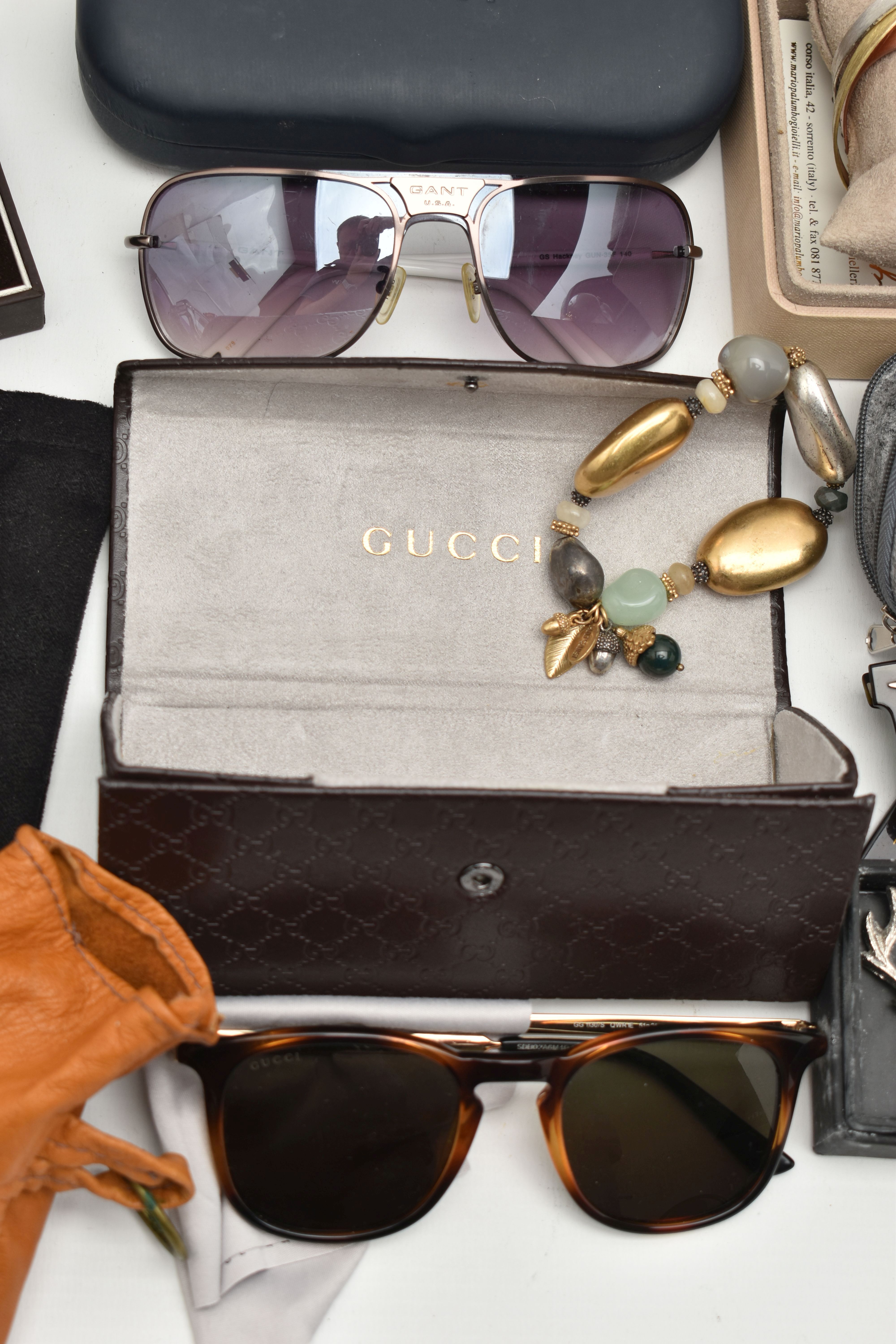 A BOX OF ASSORTED ITEMS, to include a pair of 'Ray Ban' Wayfarer 2140 sunglasses, a pair of Gucci - Image 4 of 5
