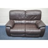 A BROWN LEATHER UPHOLSTERED TWO SEATER SOFA, length 162cm x depth 91cm x height 97cm (condition