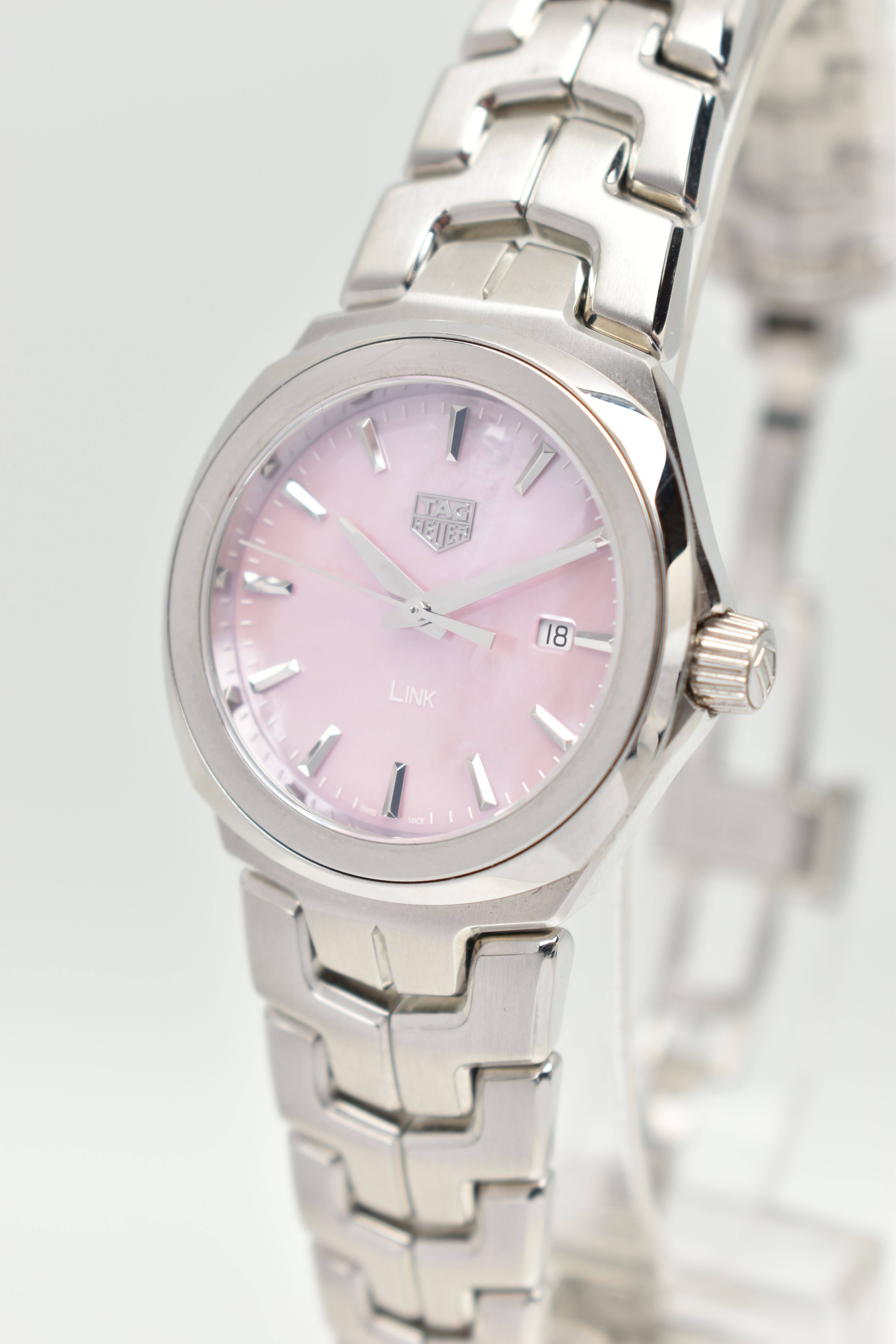 A 'TAG HEUER' LINK LADIES WRISTWATCH, quartz movement, pink dial signed 'Tag Heuer Link', baton - Image 2 of 10