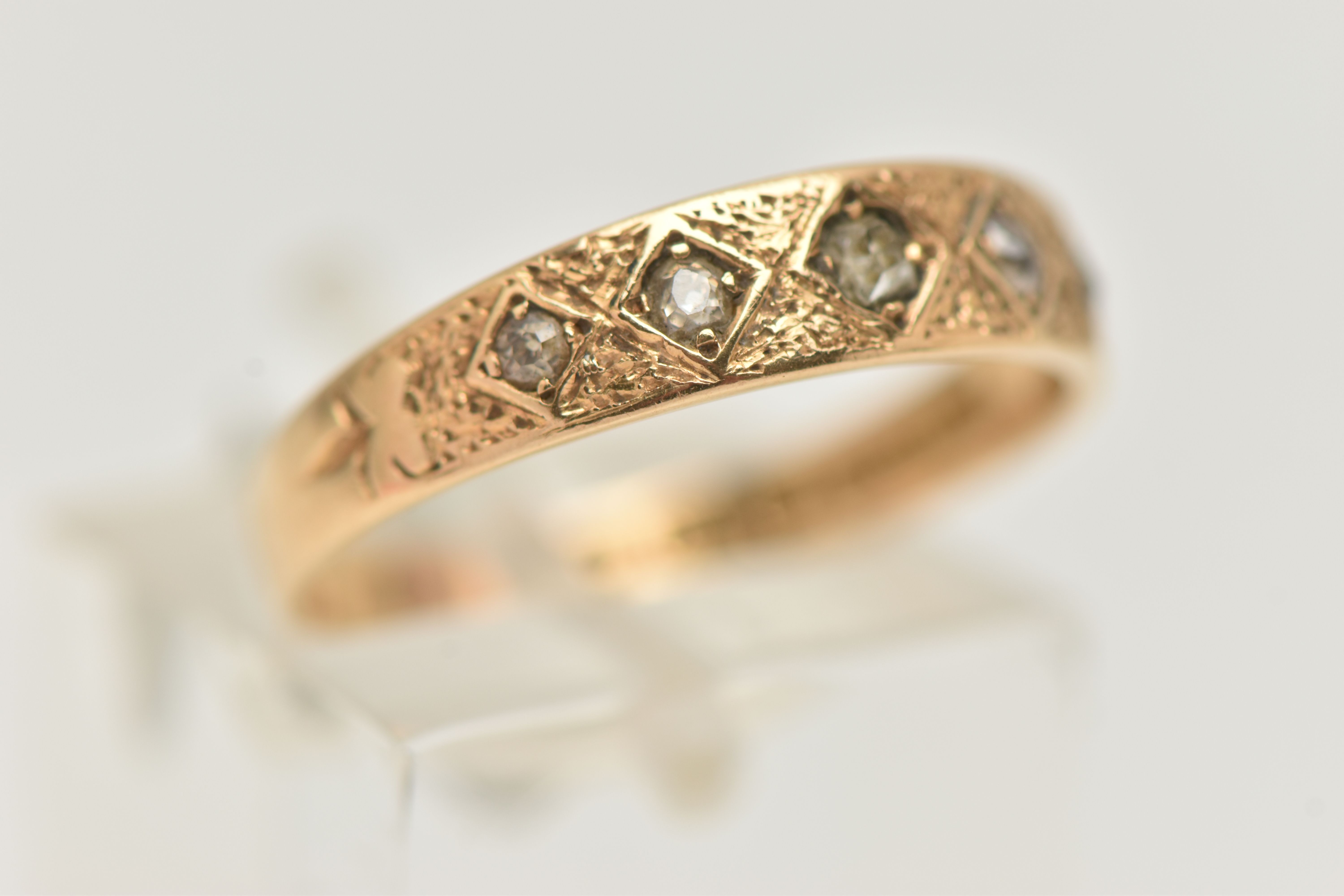 AN 18CT DIAMOND FIVE STONE RING, set with graduating single/old cut diamonds, claw set in a - Image 4 of 4