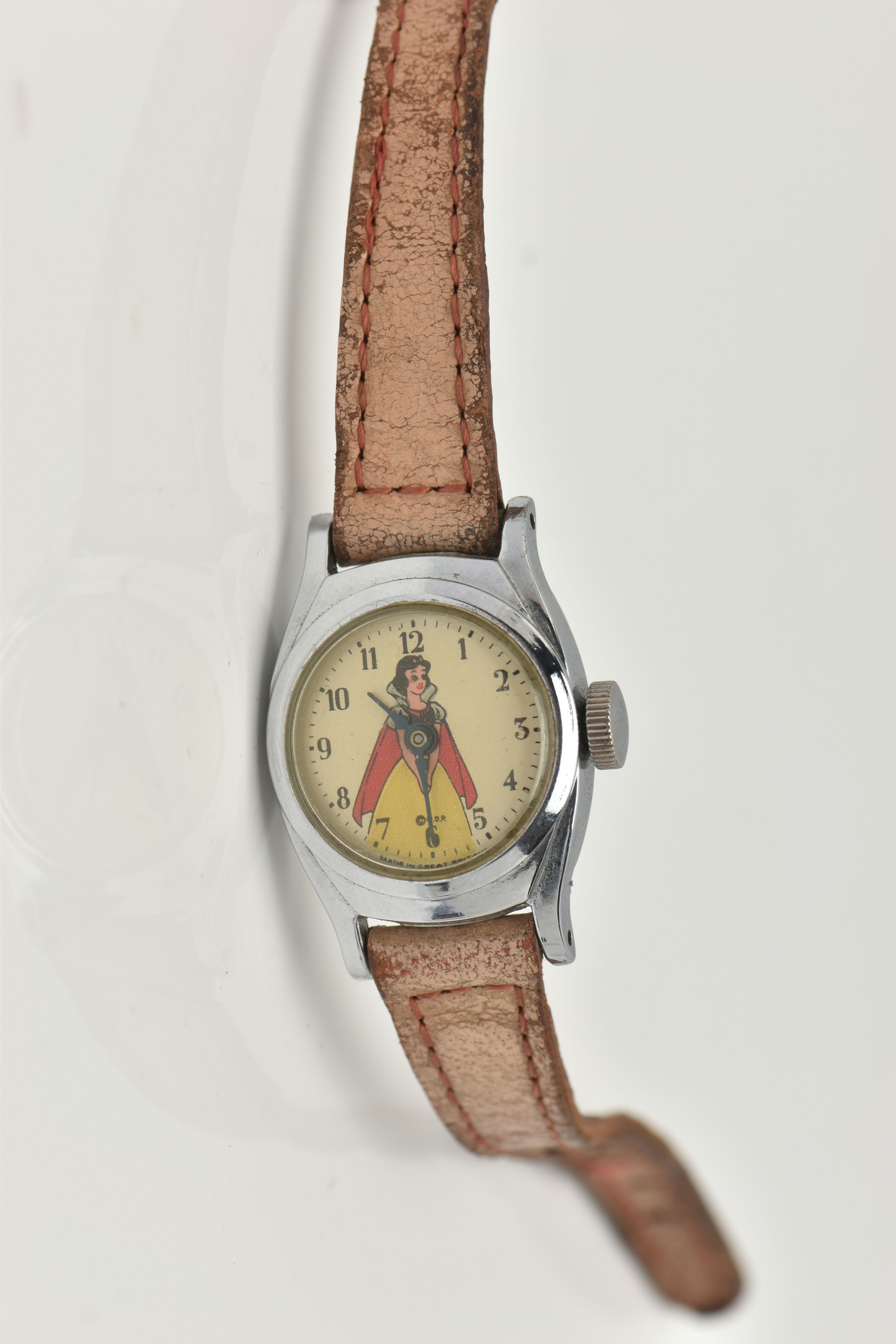 A CHILDS BOXED DISNEYS SNOW WHITE WRISTWTACH, round silvered dial depicting Snow White, Arabic - Image 4 of 6